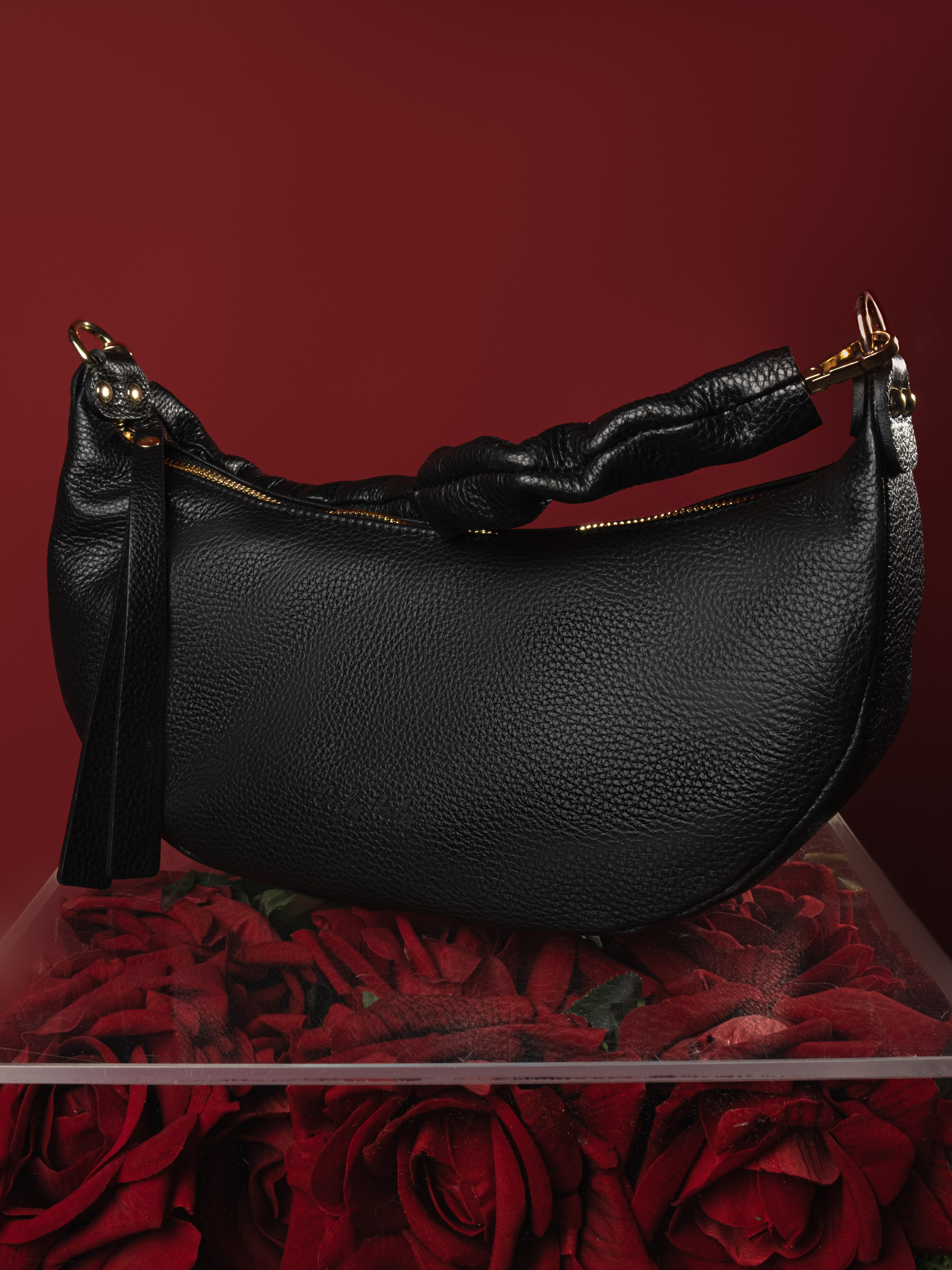 Предметная съёмка сумок для маркетплейсов. Предметный фотограф в Симферополе Антон Катунин