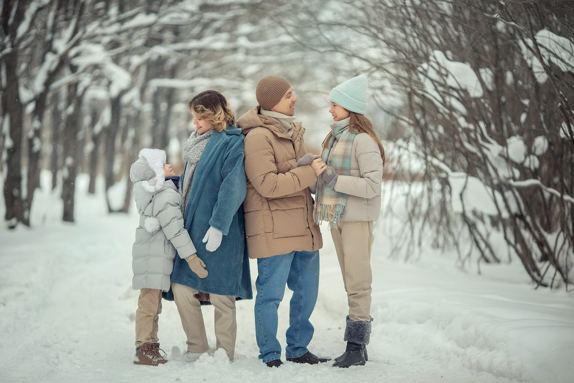 Зимние забавы на семейной фотосессии. Tatyana Nadezhdina Family photographer