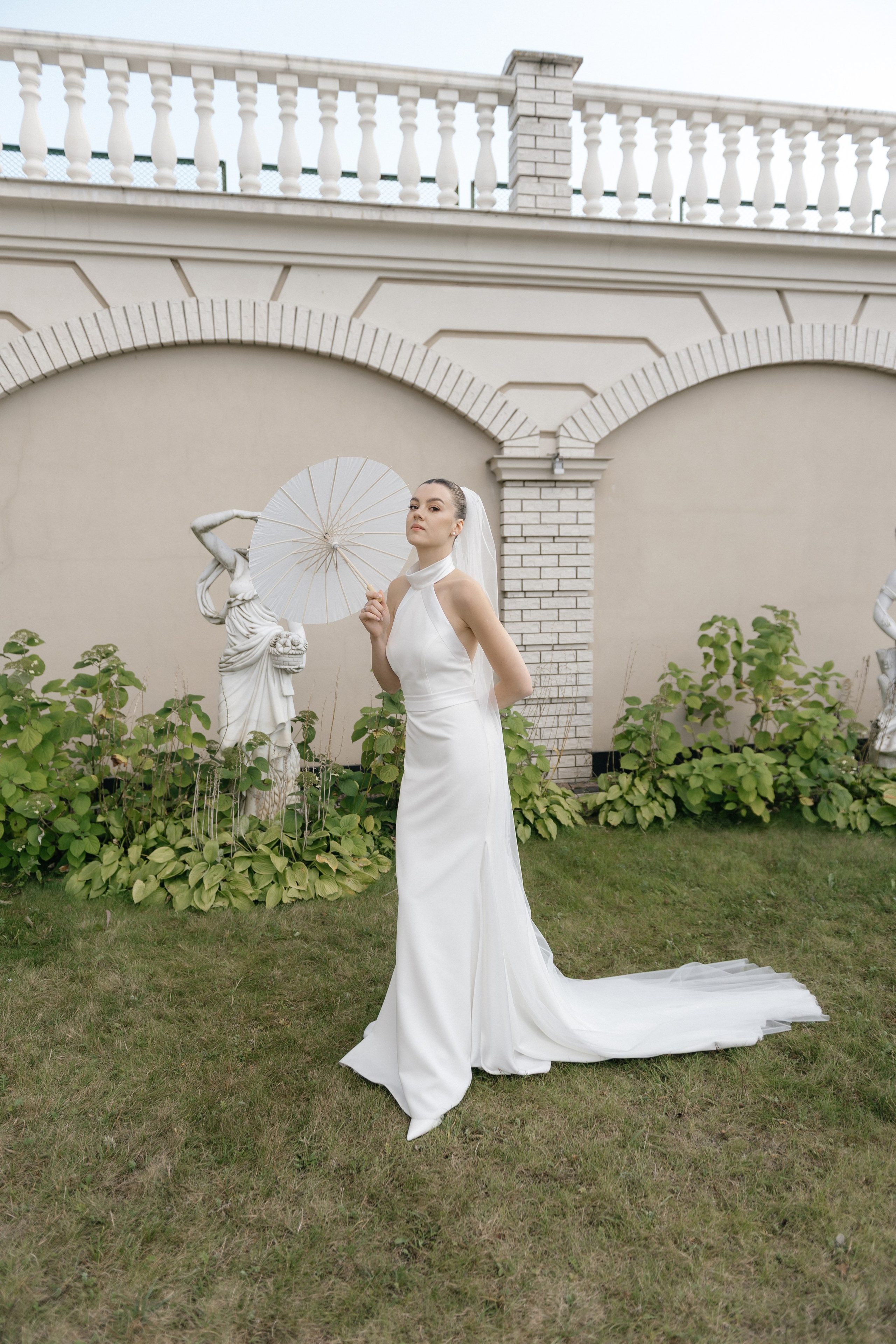 Wedding day in VERSAL PARK. Wedding PHOTOGRAPHER Andrew Vnukov