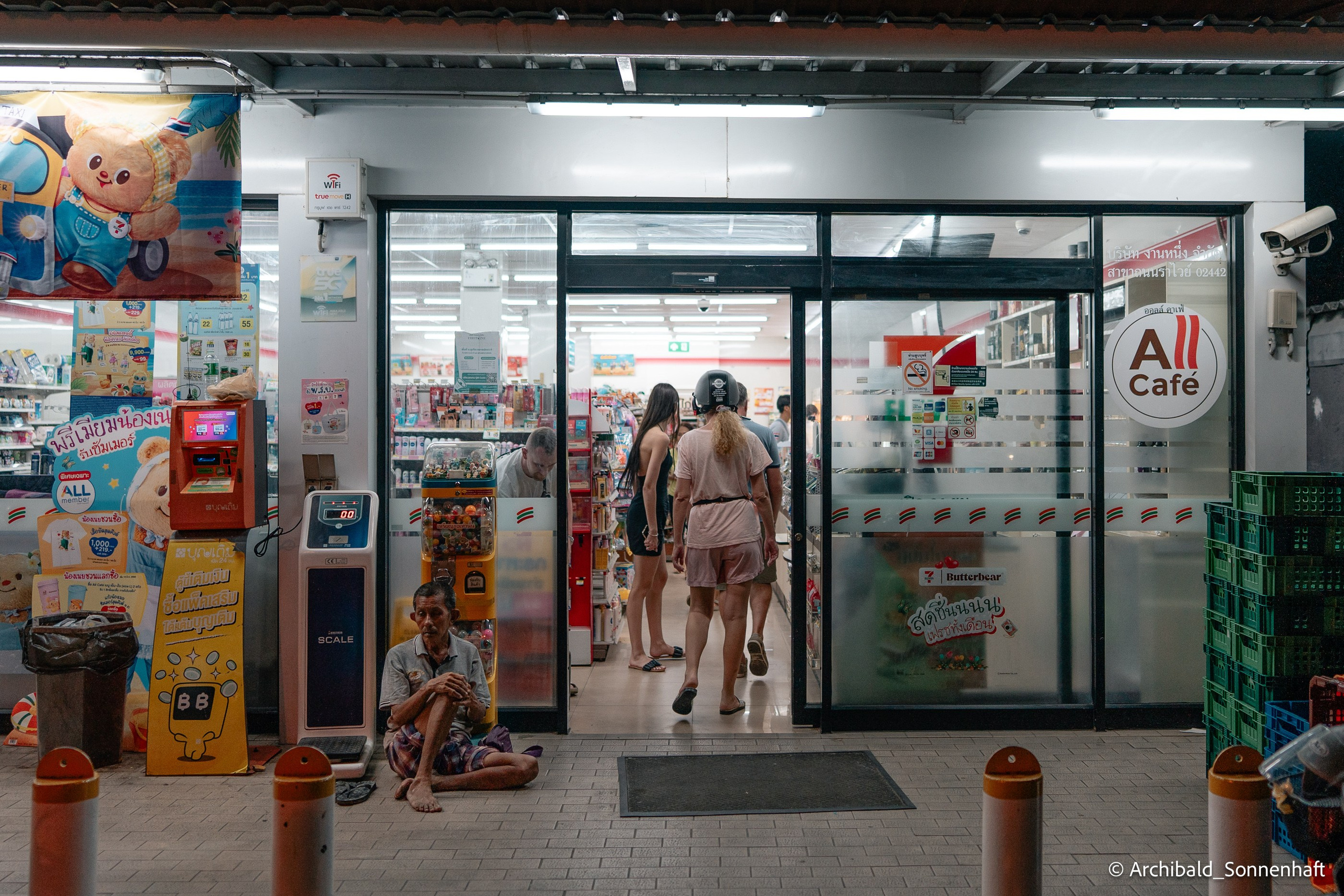 Couple of days in Thai. Photographer in Guangzhou, China. Archibald Sonnenhaft