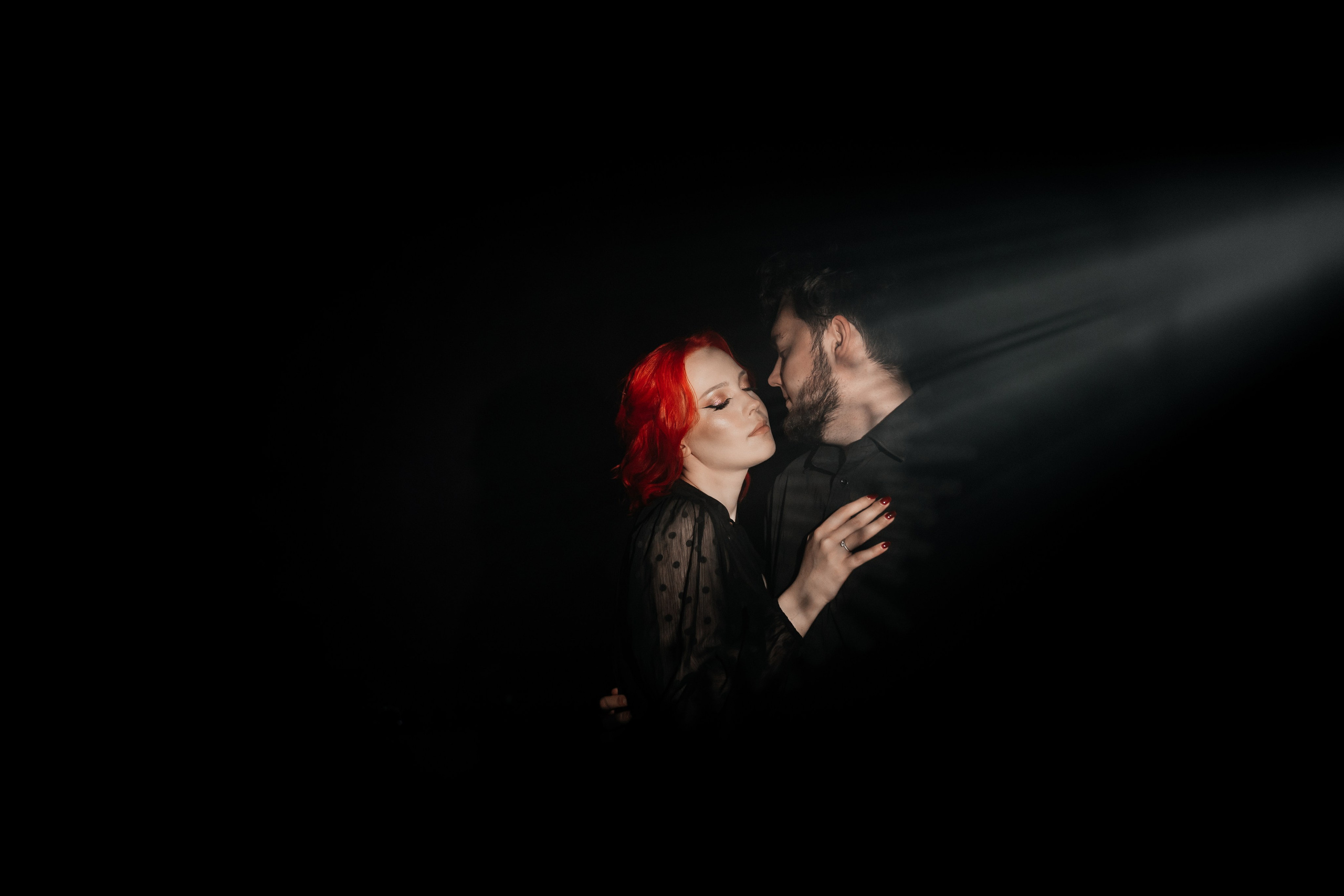 Love story «In total darkness». Свадебные фотограф и видеограф Наталья и Анатолий Новиковы СПб