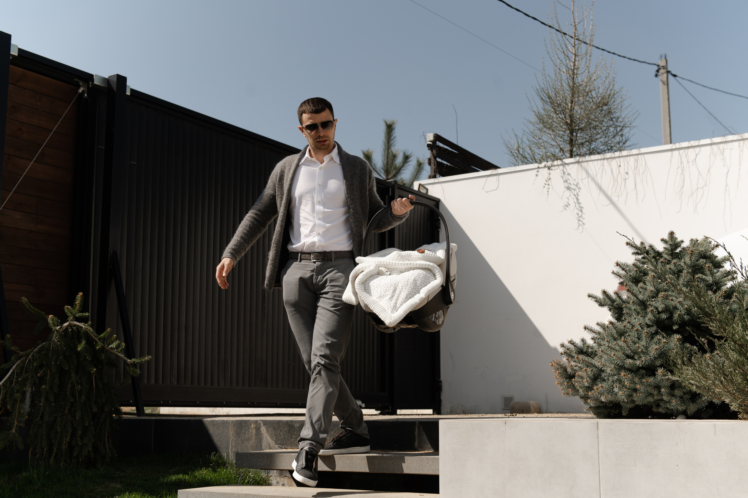 Фотограф на выписку в Ростове. Свадебный фотограф в Ростове Максимов Максим