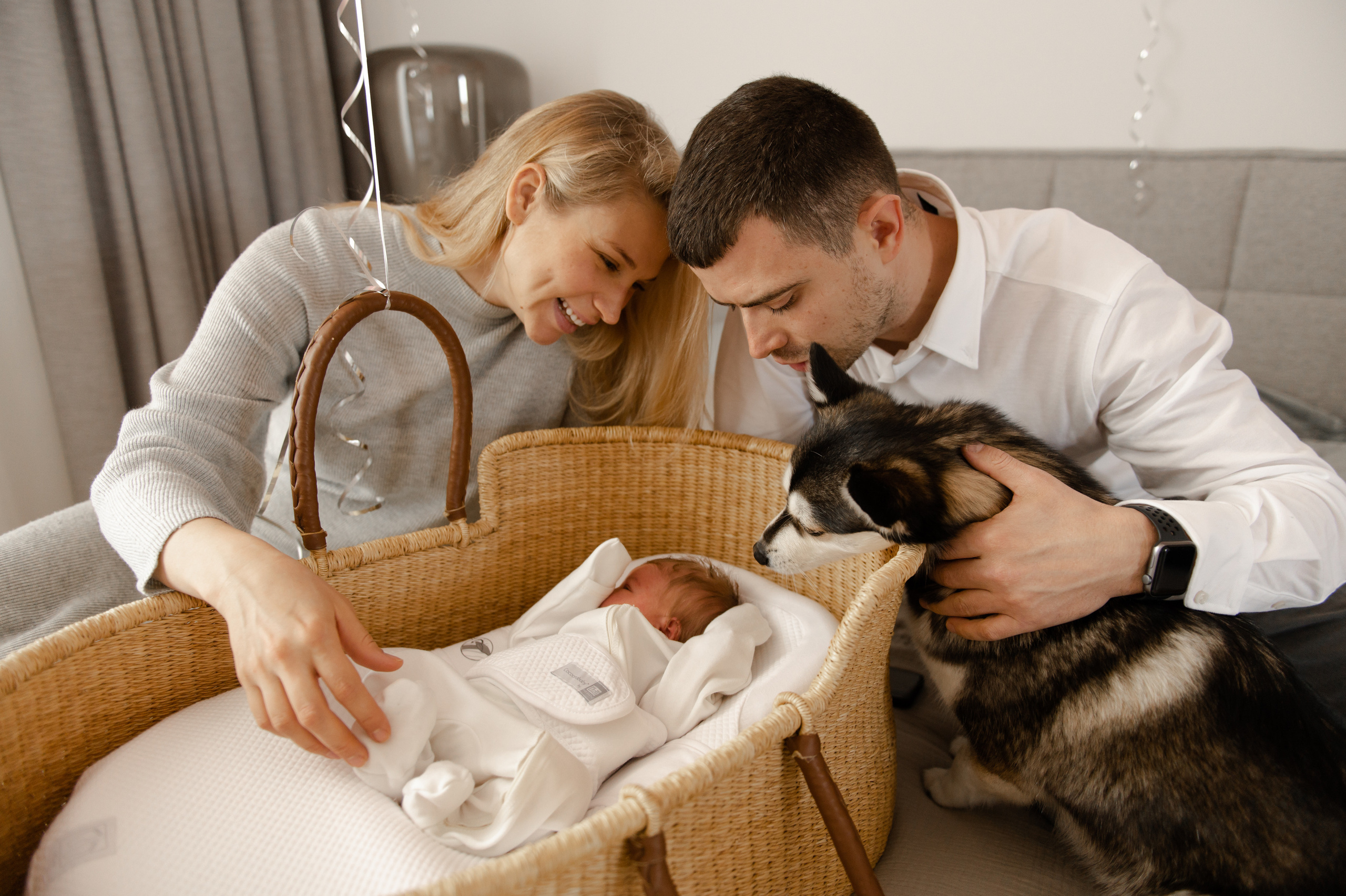 Фотограф на выписку в Ростове. Свадебный фотограф в Ростове Максимов Максим