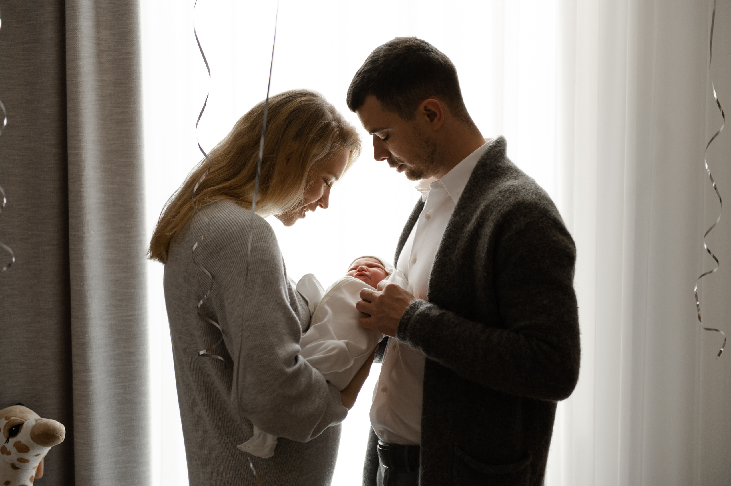 Фотограф на выписку в Ростове. Свадебный фотограф в Ростове Максимов Максим