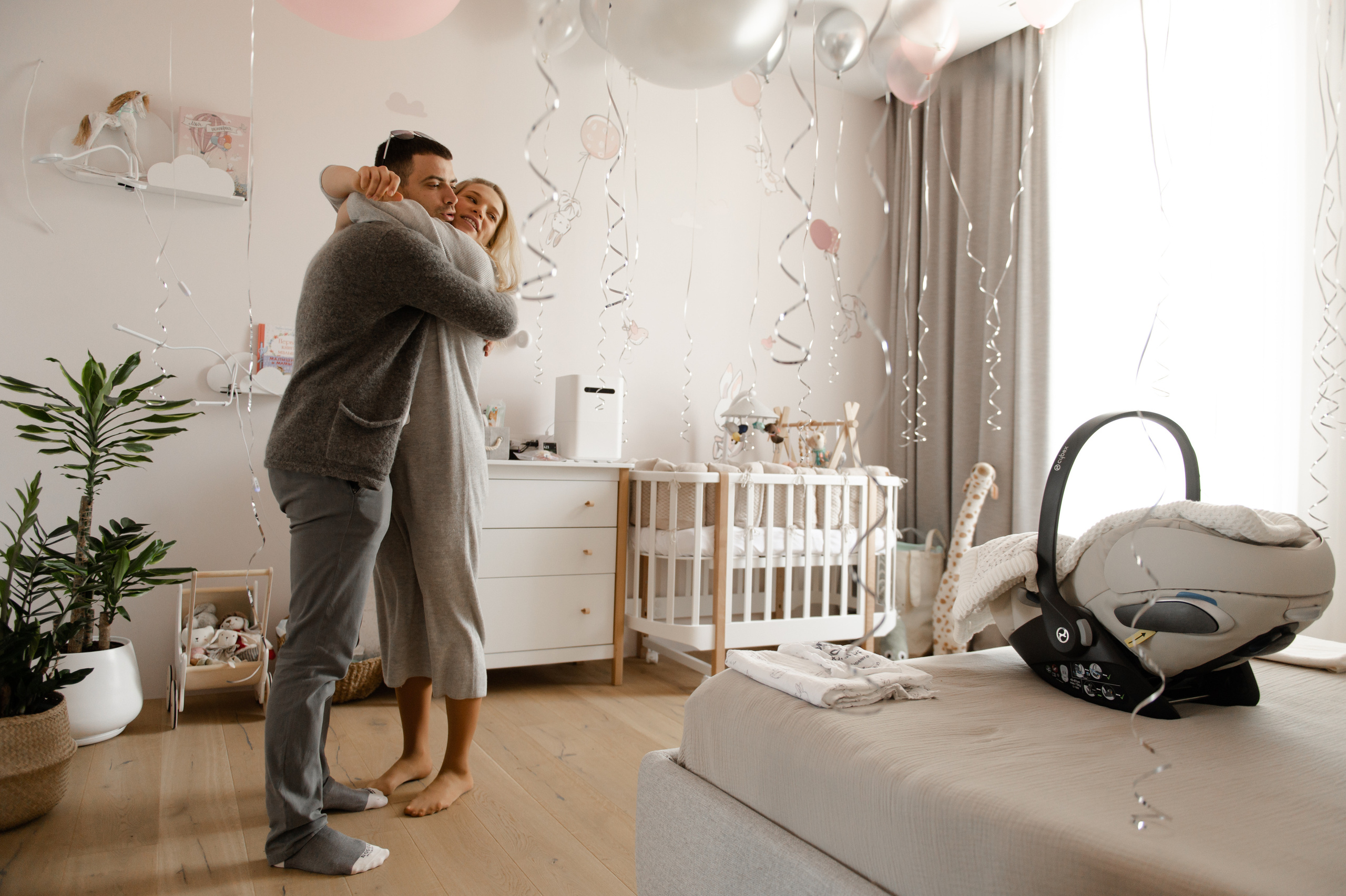 Фотограф на выписку в Ростове. Свадебный фотограф в Ростове Максимов Максим