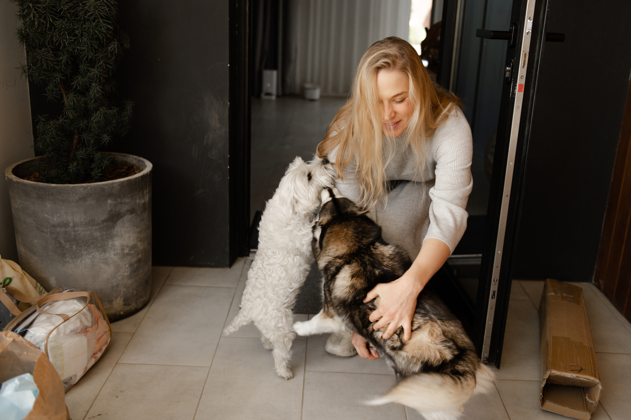 Фотограф на выписку в Ростове. Свадебный фотограф в Ростове Максимов Максим