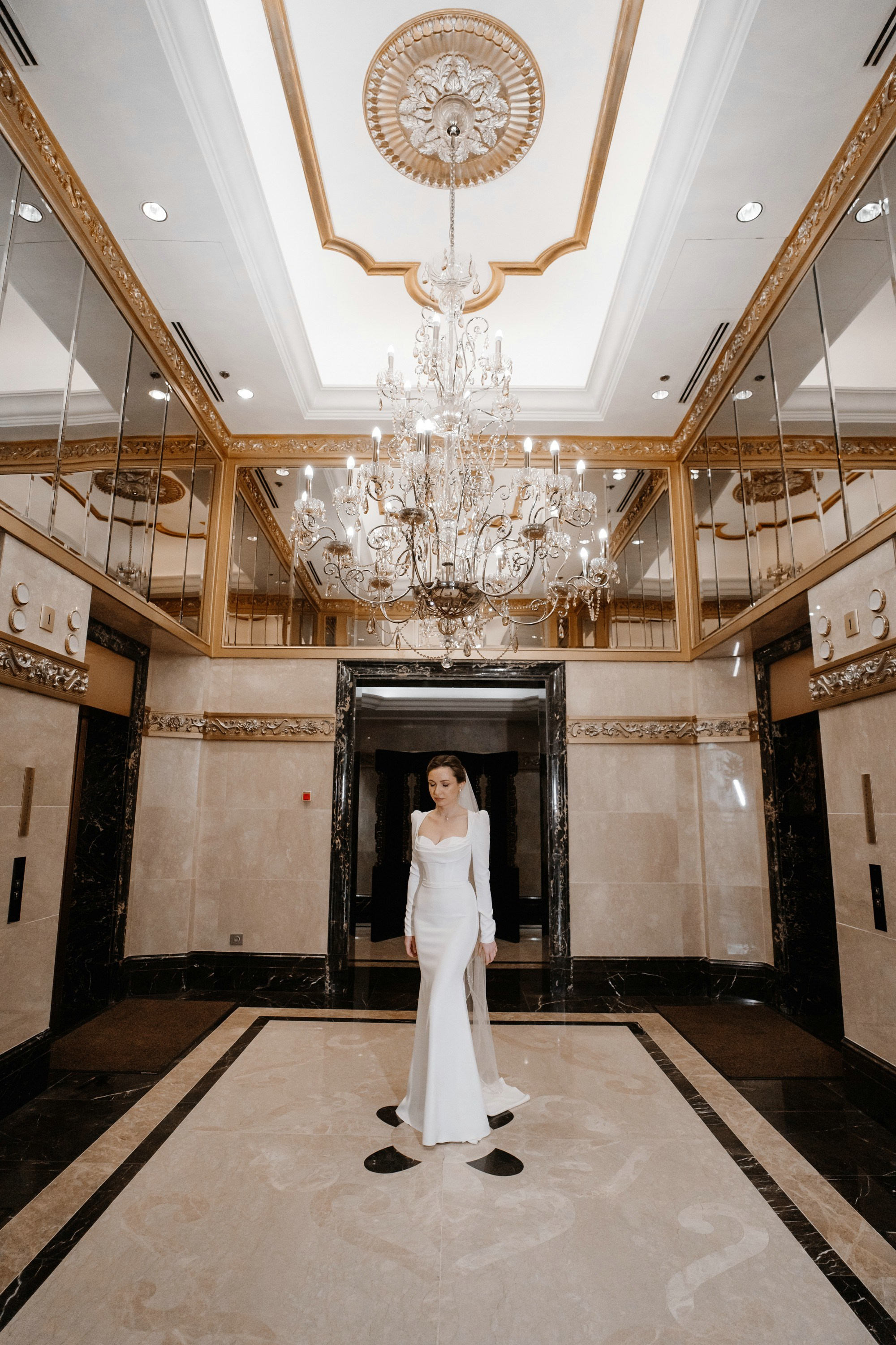 Фотосессия свадьбы в Lotte Plaza. Свадебный и семейный фотограф в Москве Светлана Зоткина