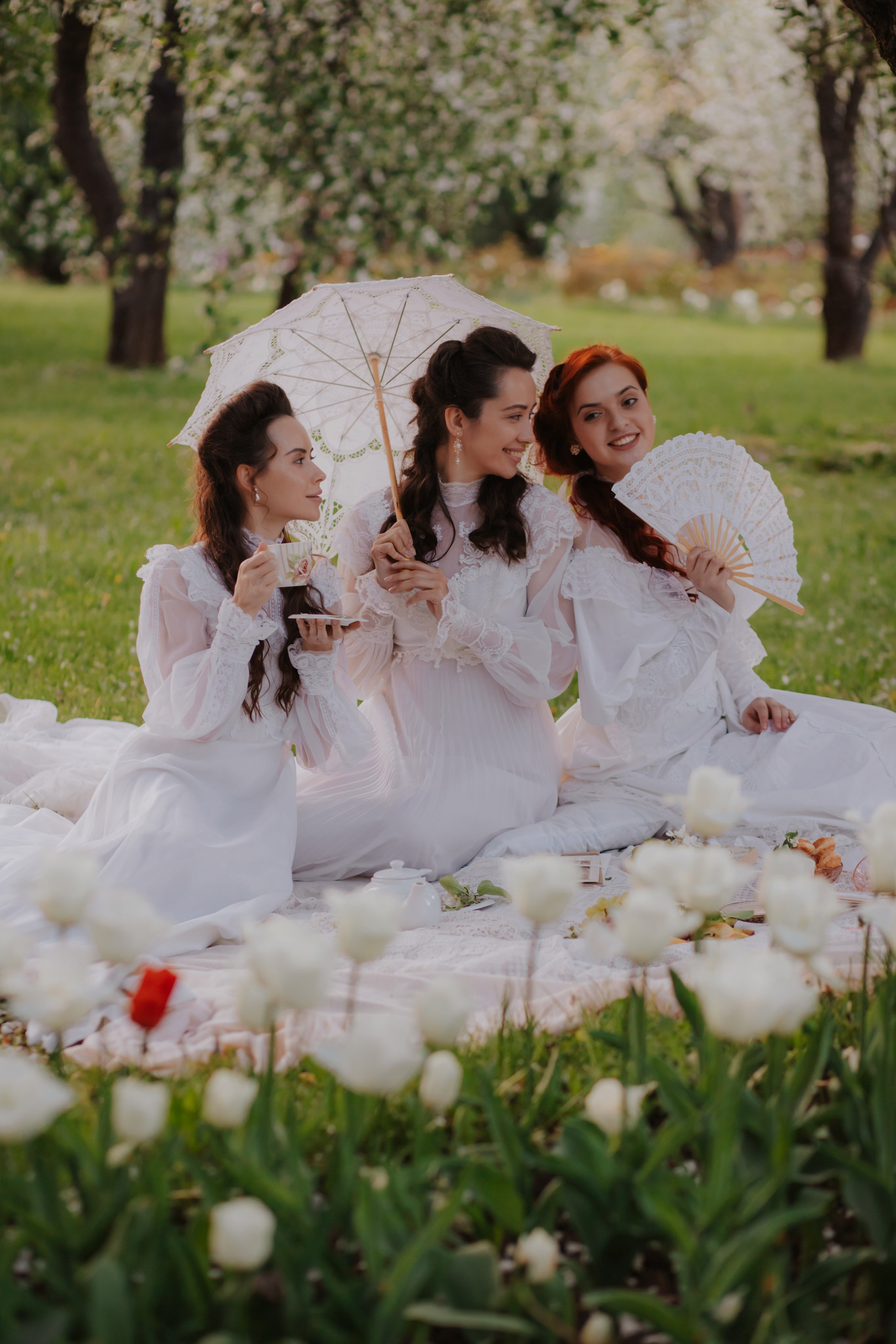 Яблоневый сад. Художественная винтажная фотография