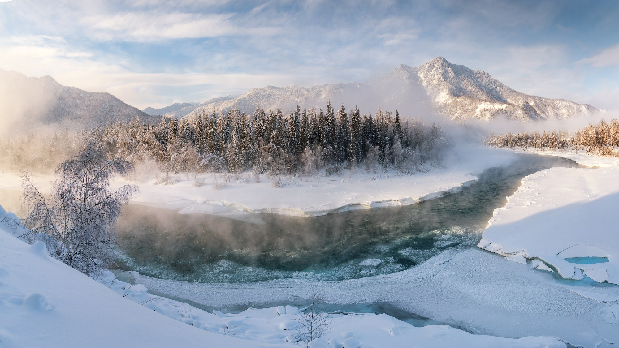 Убаюканная зимой. Река Катунь, Усть-Коксинский район, февраль 2024