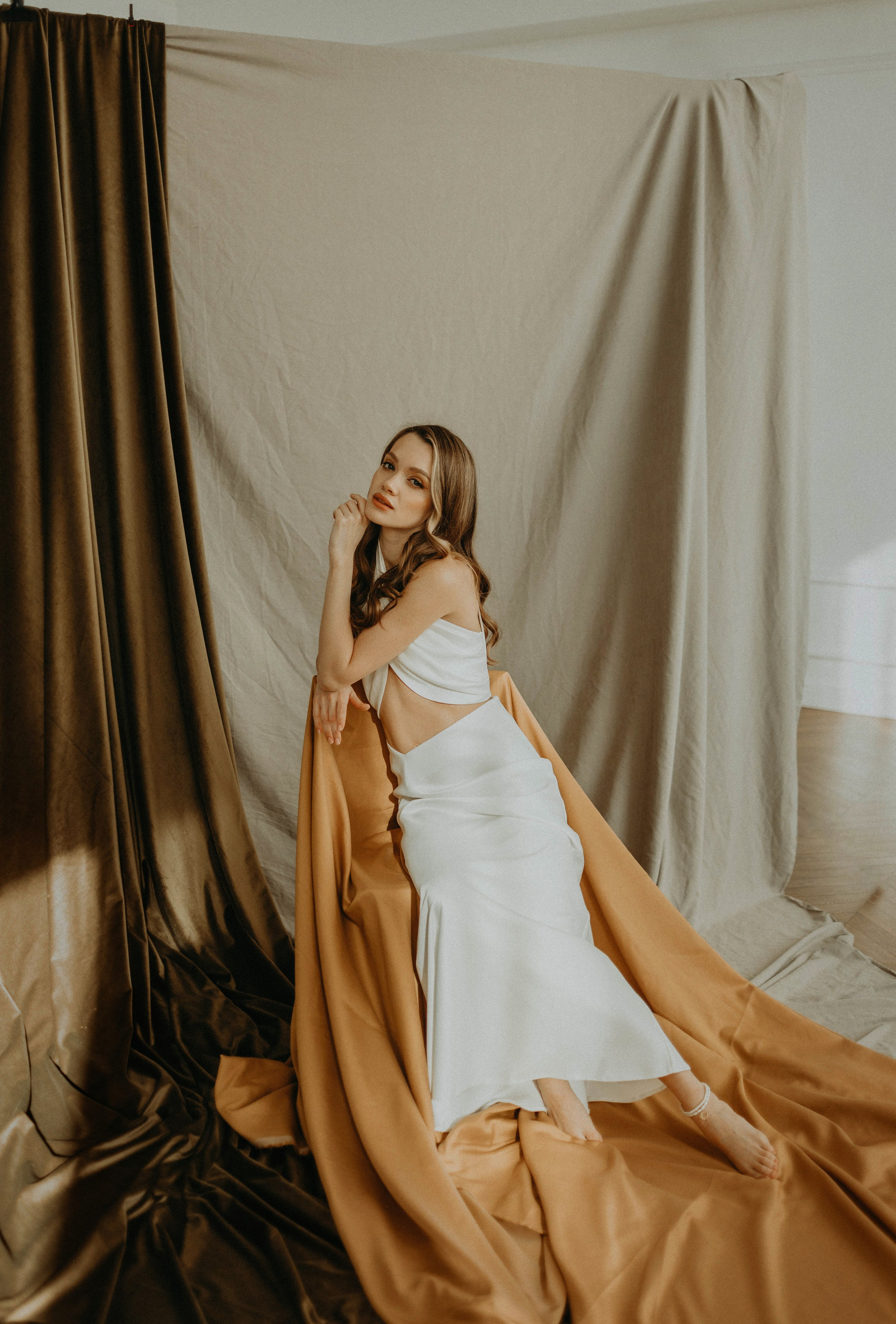 Фотосессия в обрамление тканями. Фотограф в Краснодаре Евгения Михаевич