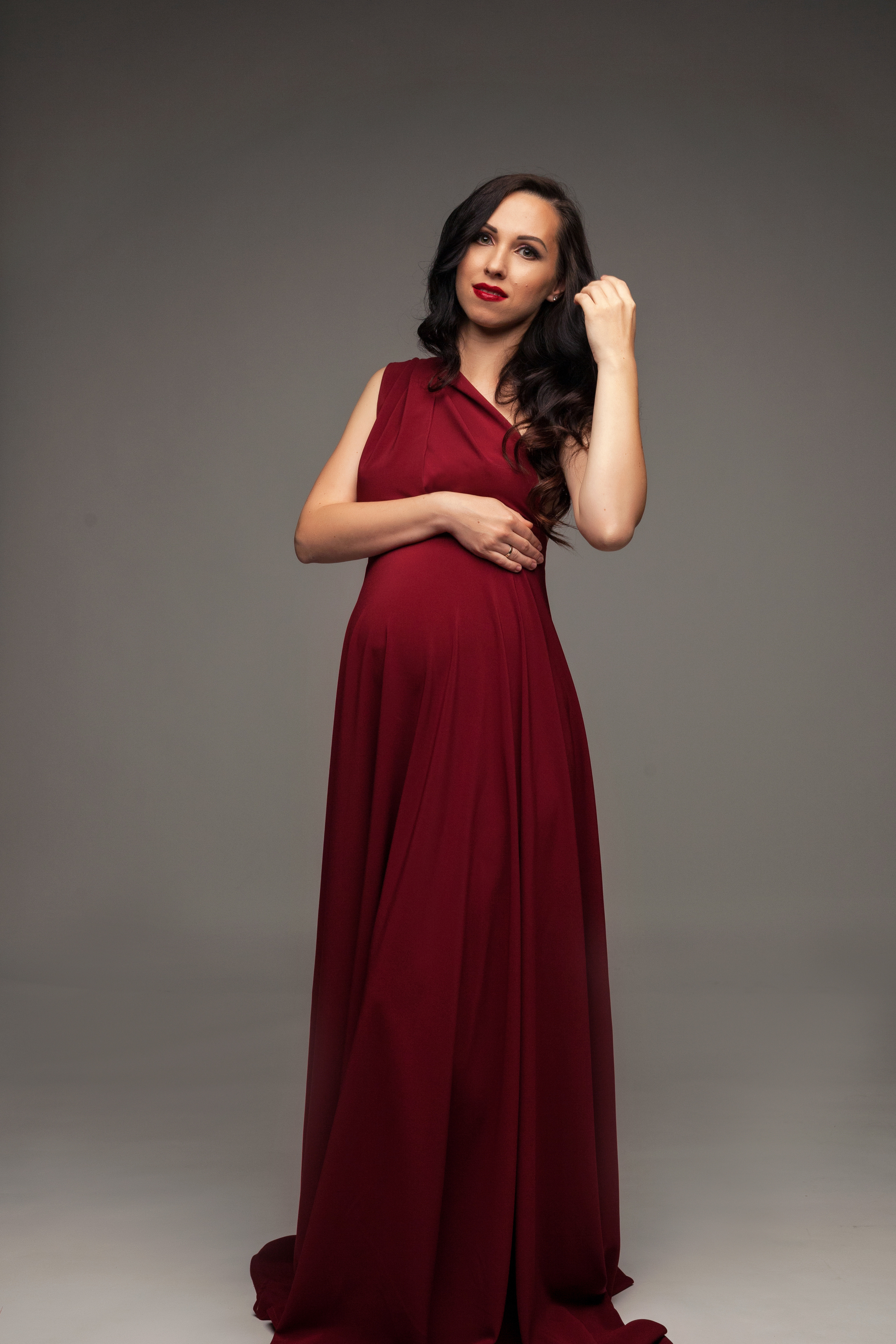 Платье трансформер винного цвета; р-р one size.  Благодаря свободным бретелям можно создать более 10 различных вариантов платья