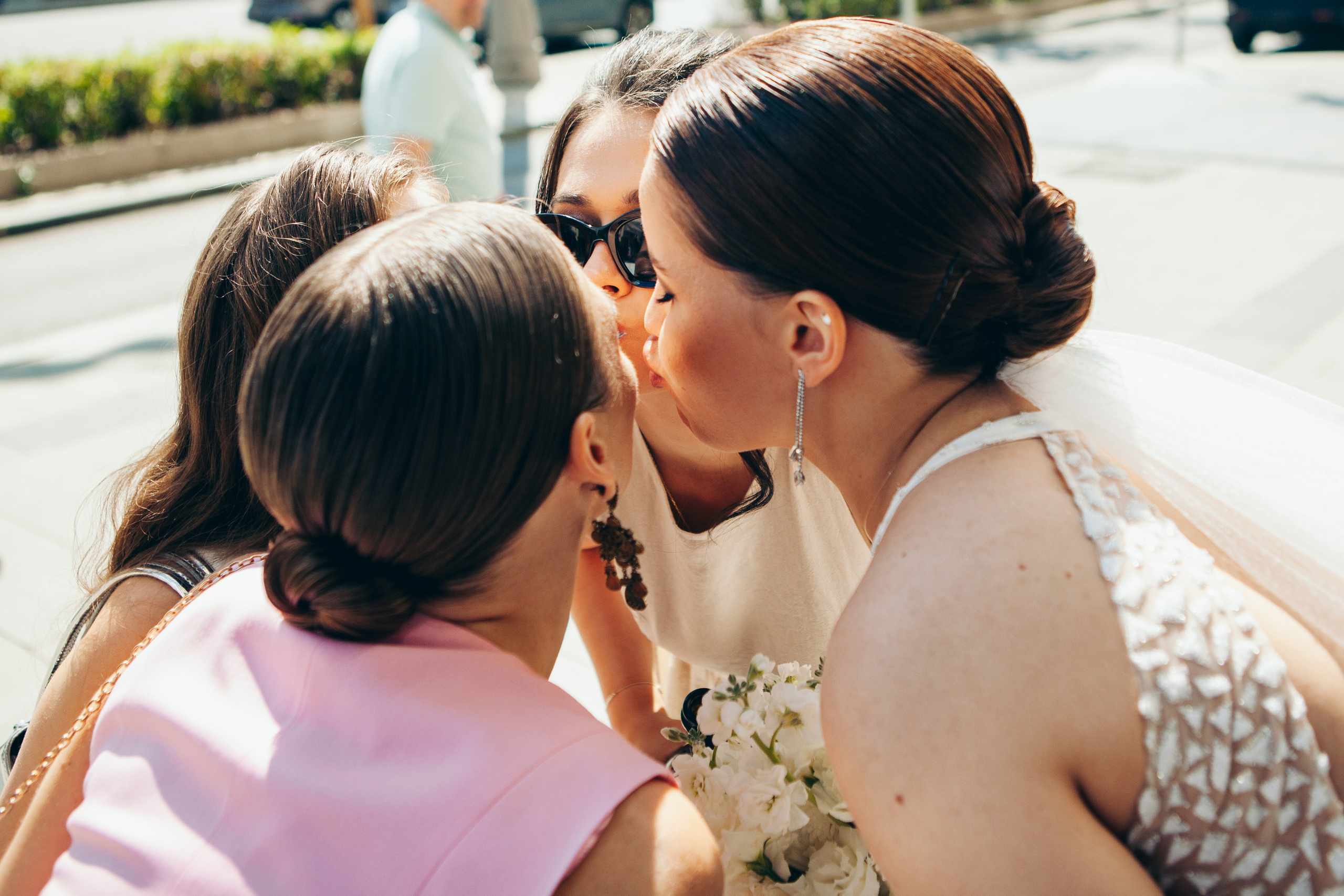 Свадебная фотосессия в отеле hartwell hotel и на патриарших прудах. Фотограф Ольга Ефремова