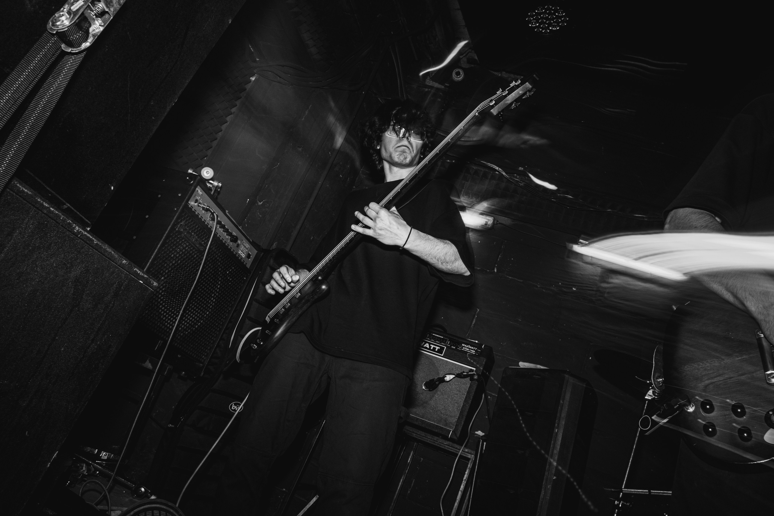 Ютани & о т м е ж & Вещи в картонной коробке 08.08.2025. Репортажный фотограф в Москве Legiodot