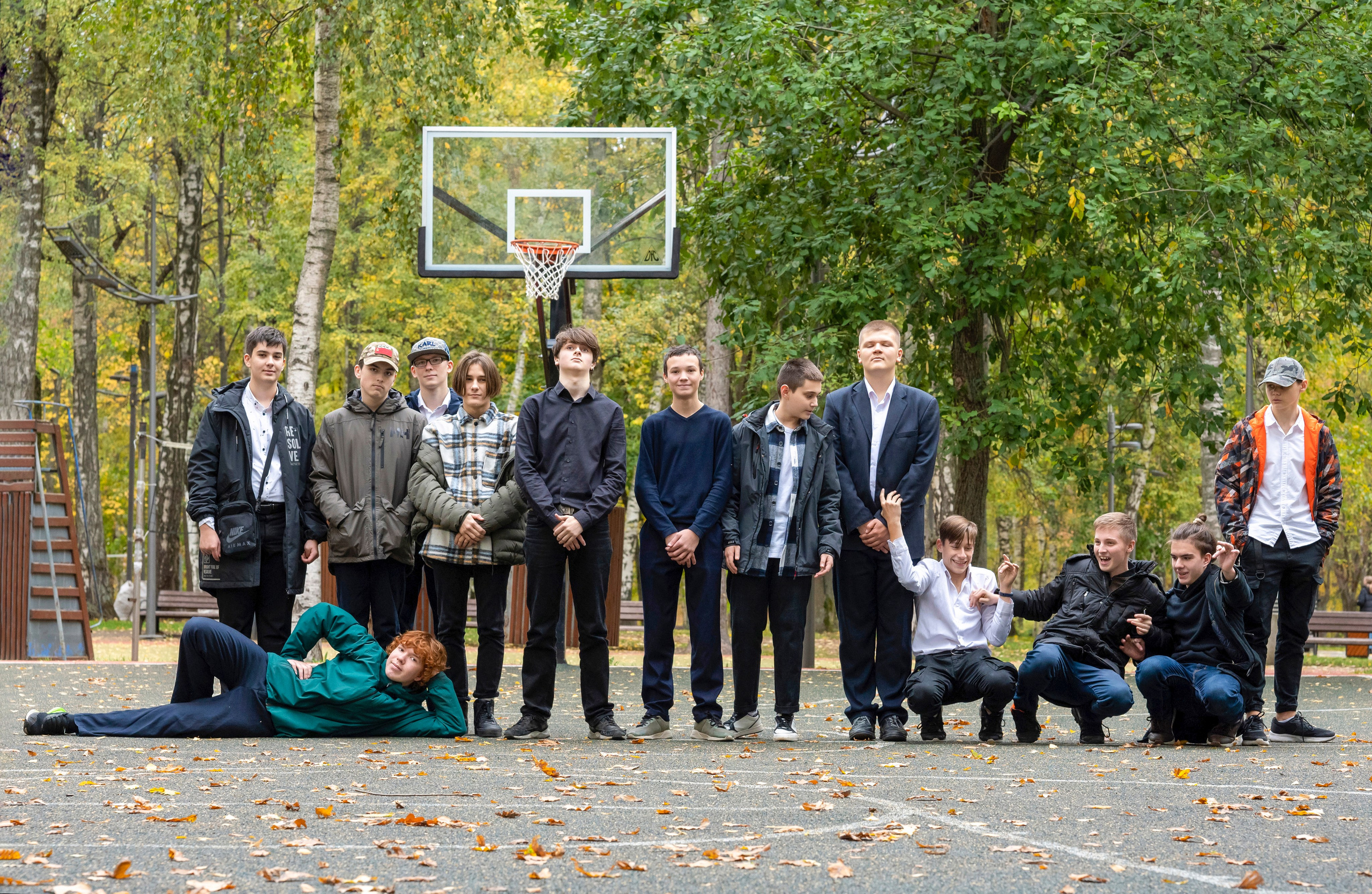 Осенняя фотосессия в парке 9-А класс Школа 953. Детский и семейный фотограф г. Москва Оксана Катаджи