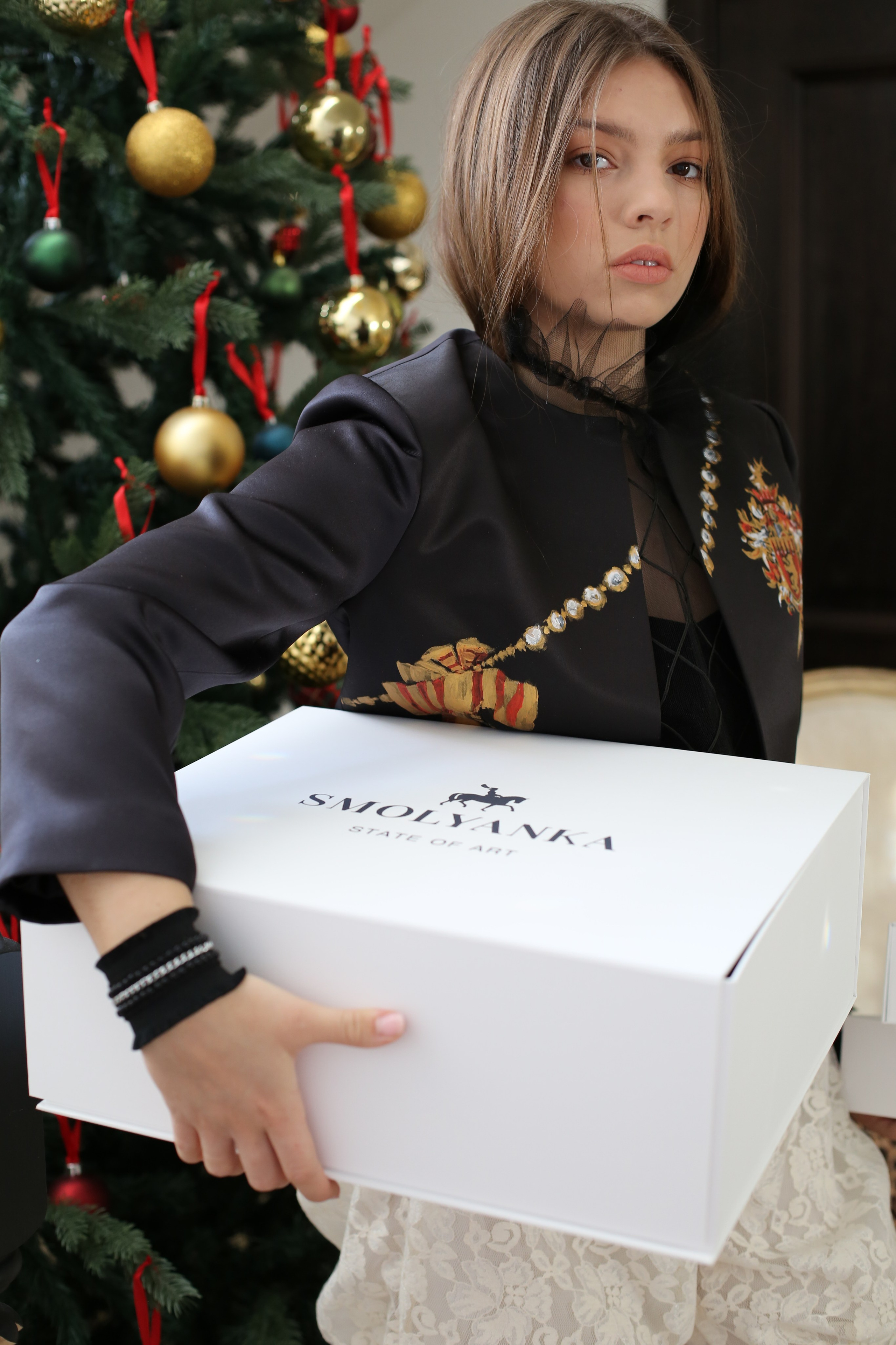 LOOKBOOK. Фешн дизайнер, фотограф, художник Яна Лазарева в Москве