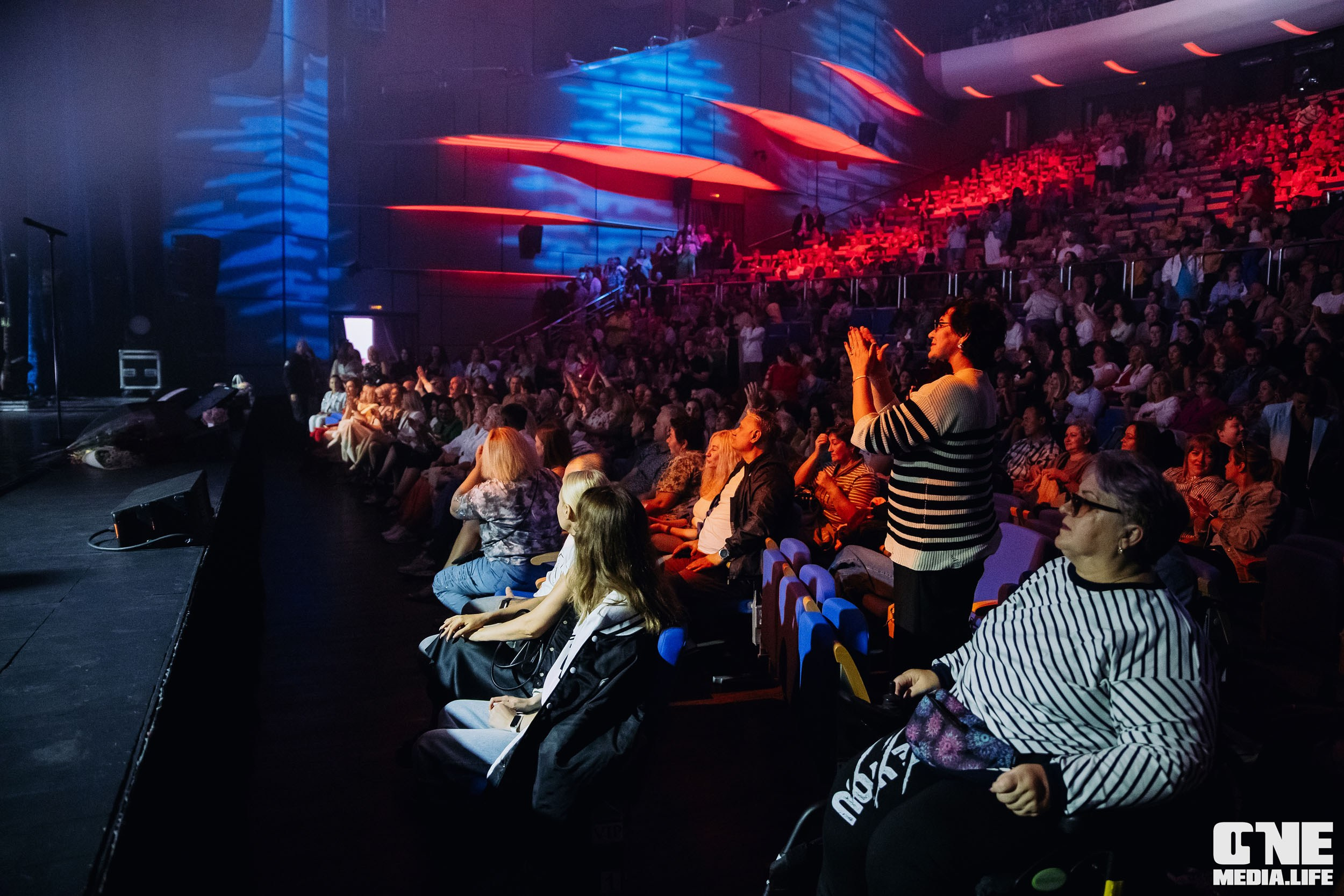 Фоторепортаж с концерта Эмина в Янтарь Холле. One Media Life: фоторепортажи, фотоотчеты с мероприятий и заведений