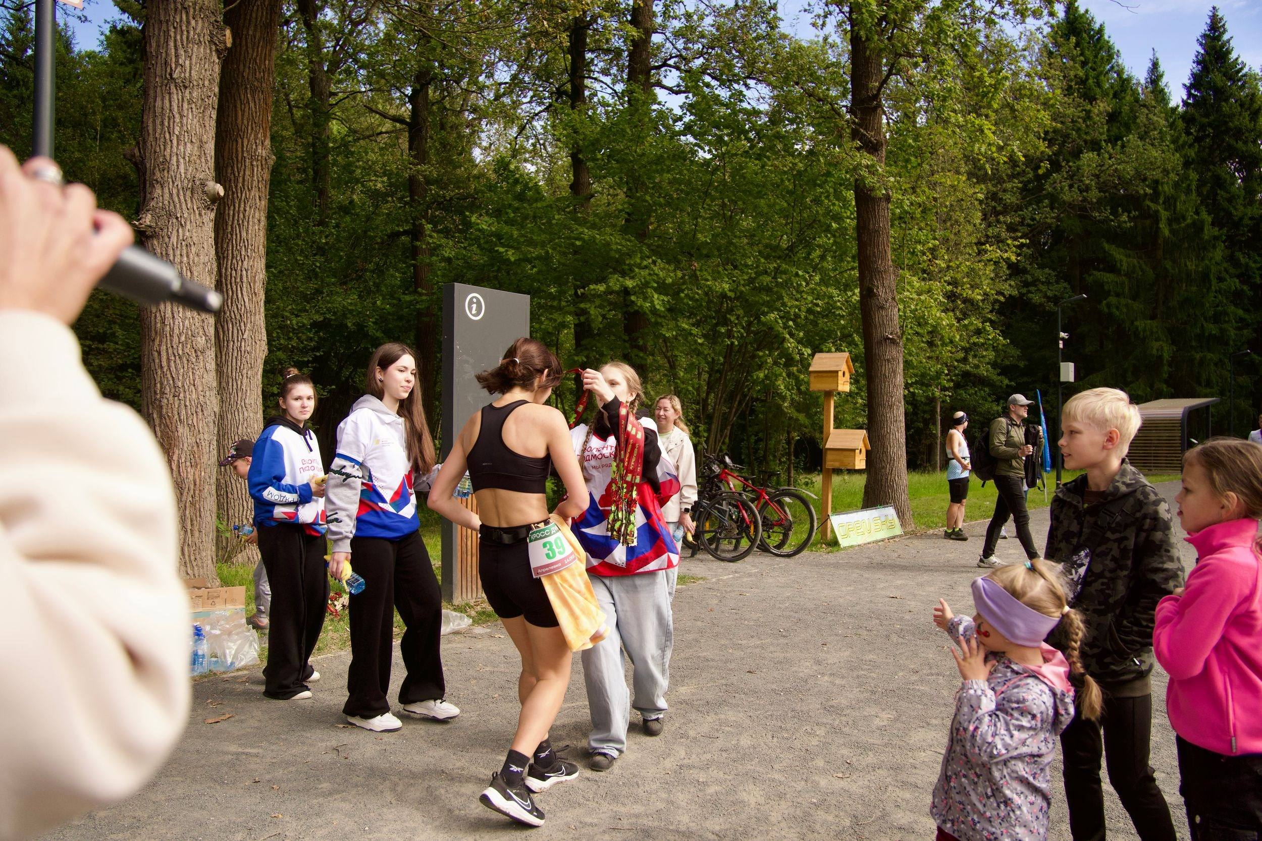 Забег в парке «Дубки». Кафе «БЕЛКА НАШЕПТАЛА». Ну оооочень концептуальное кафе