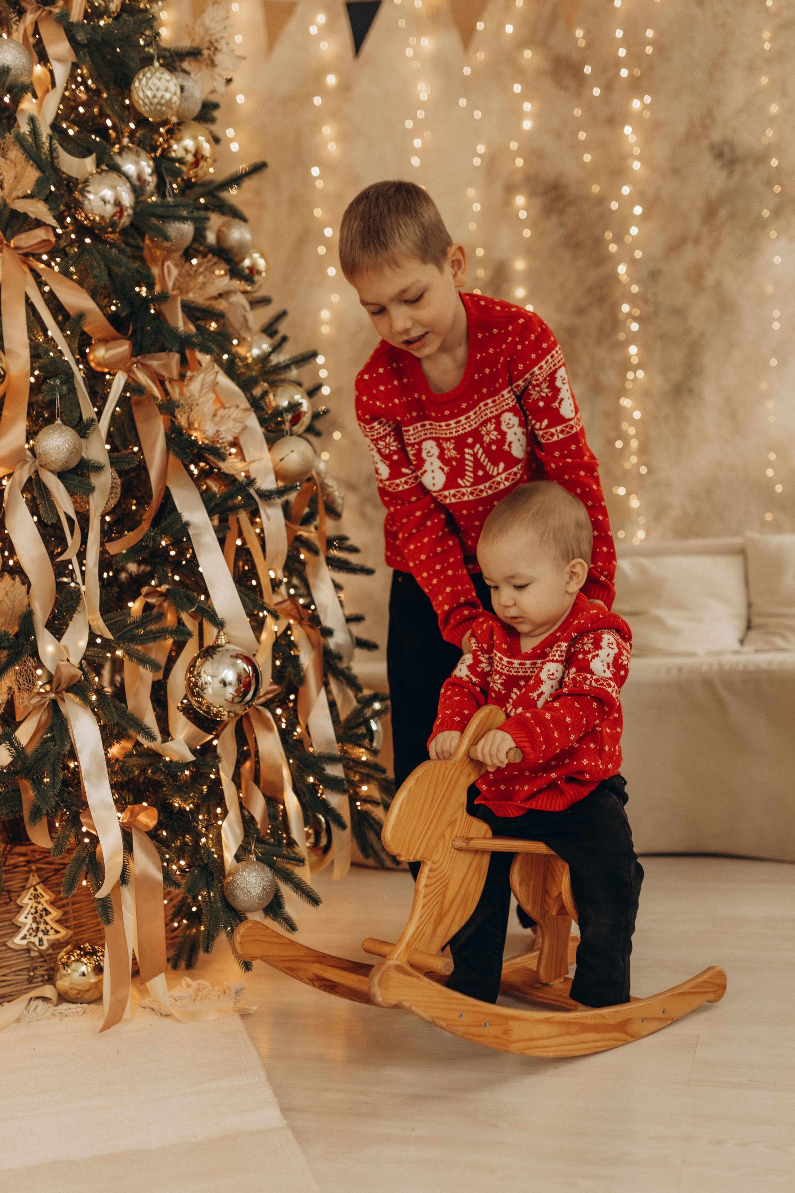 Яркий новый год мама и 2 сыночка. Фотограф в Ставрополе Svetlana Matveeva