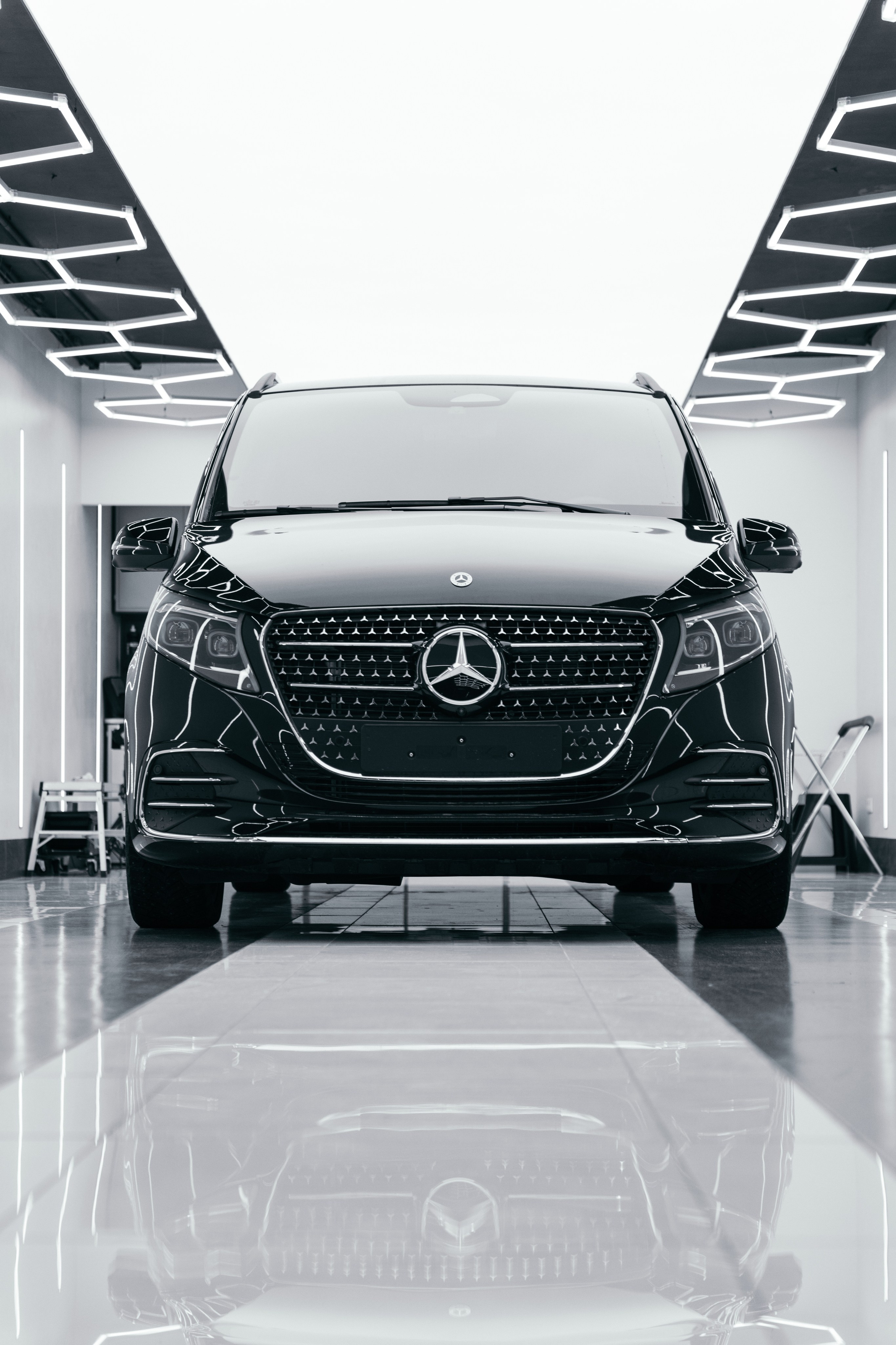 Triumph Car Services. Photographer based in moscow Peter Tchana