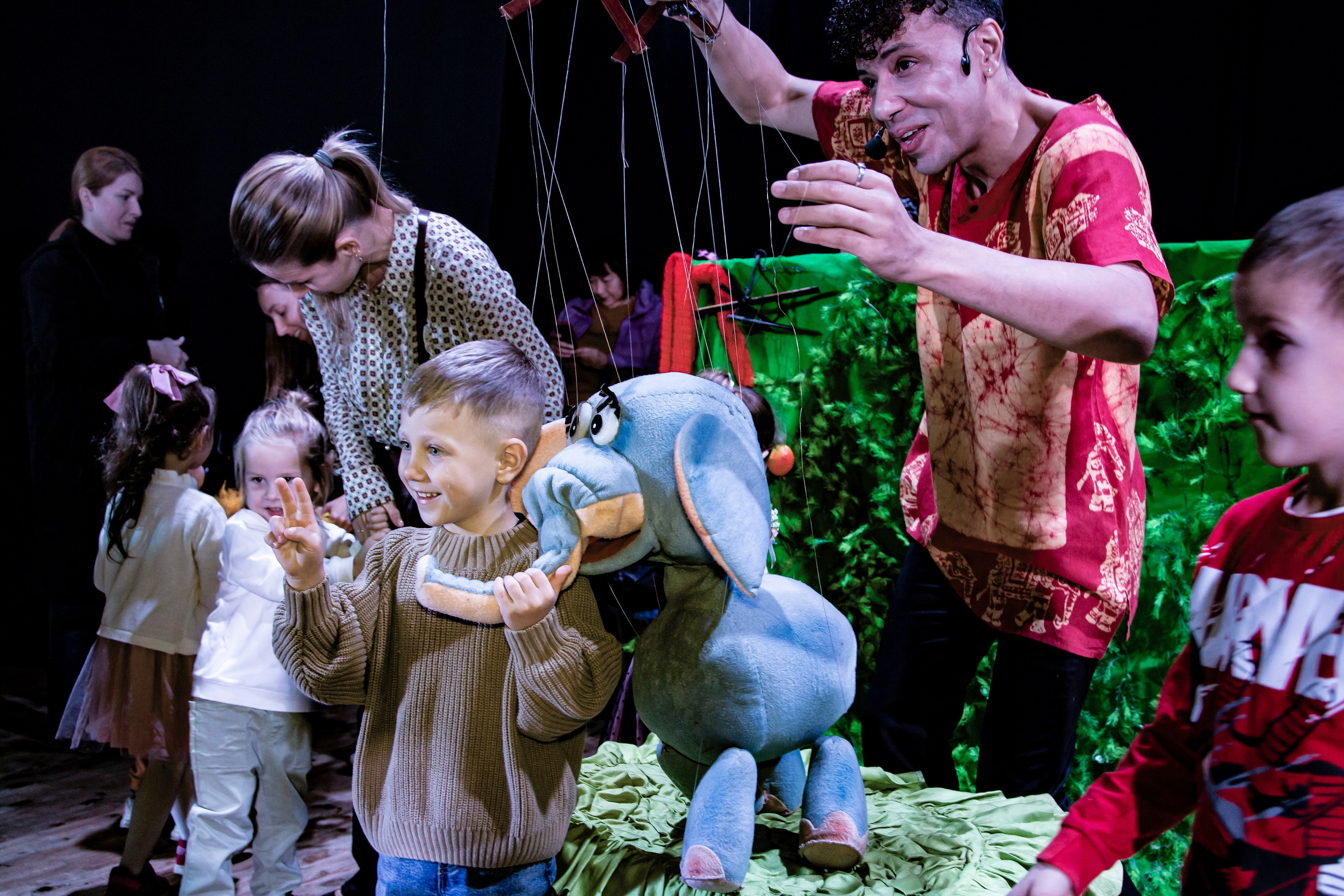 Любопытный слоненок спектакль театра Саквояж. Фотограф в Сочи Юрий Шептаев