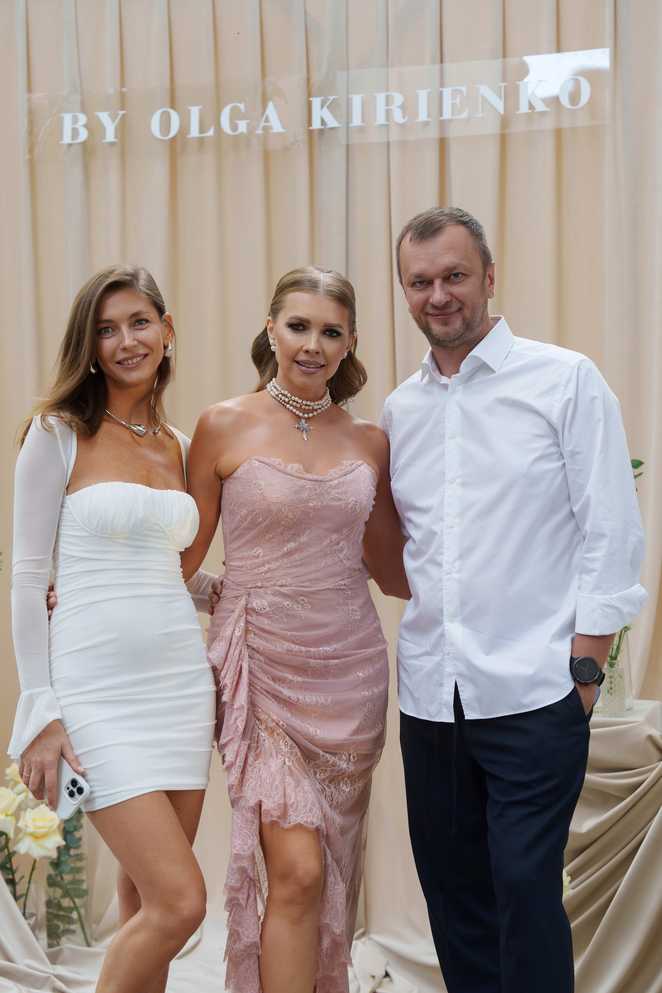 BY OLGA KIRIENKO. Свадебный и репортажный фотограф Элина Козырьянова