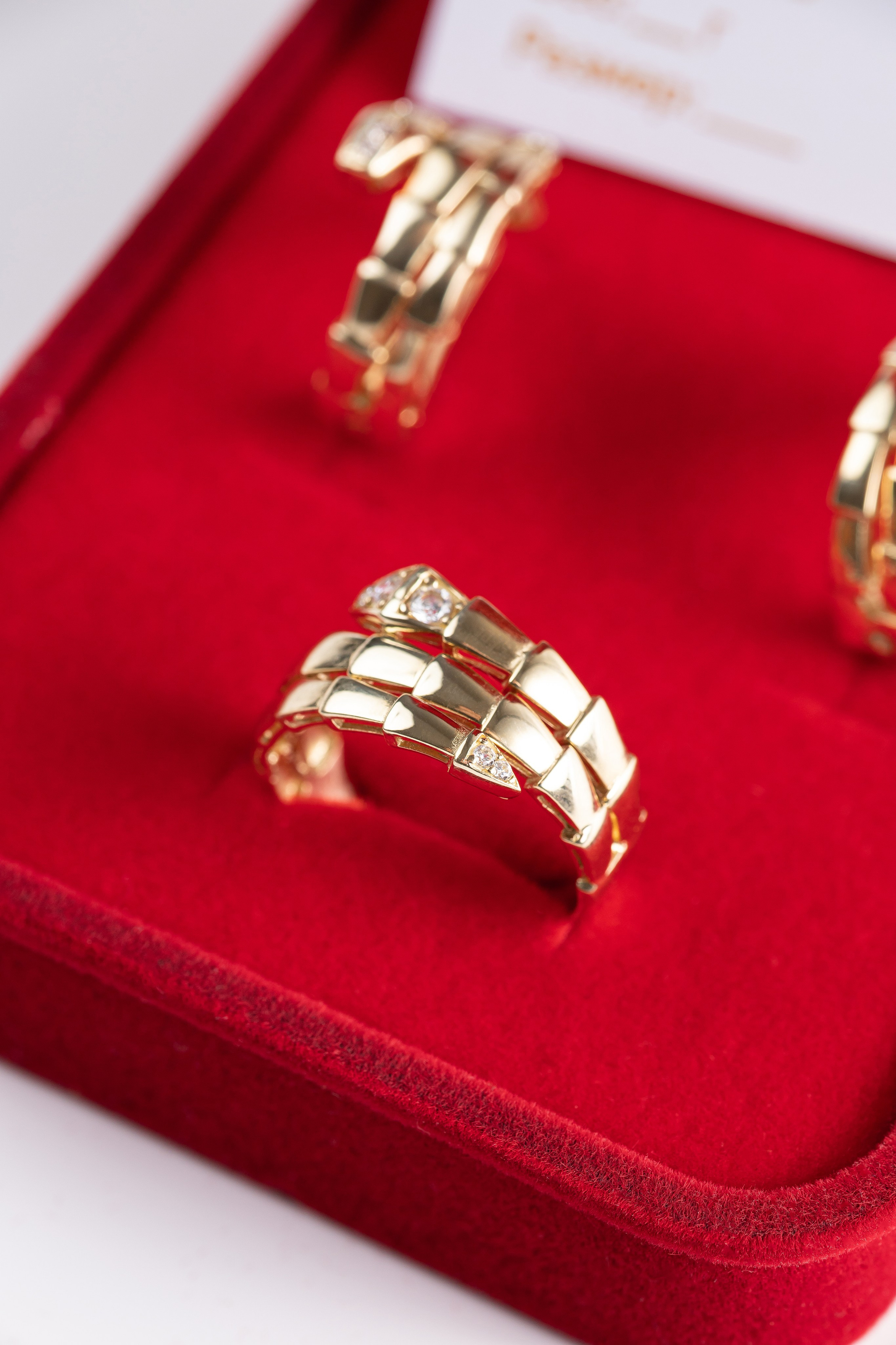 Рекламная съемка ювелирных изделий. Рекламный фуд фотограф и видеограф в Астане Алина Лысенко