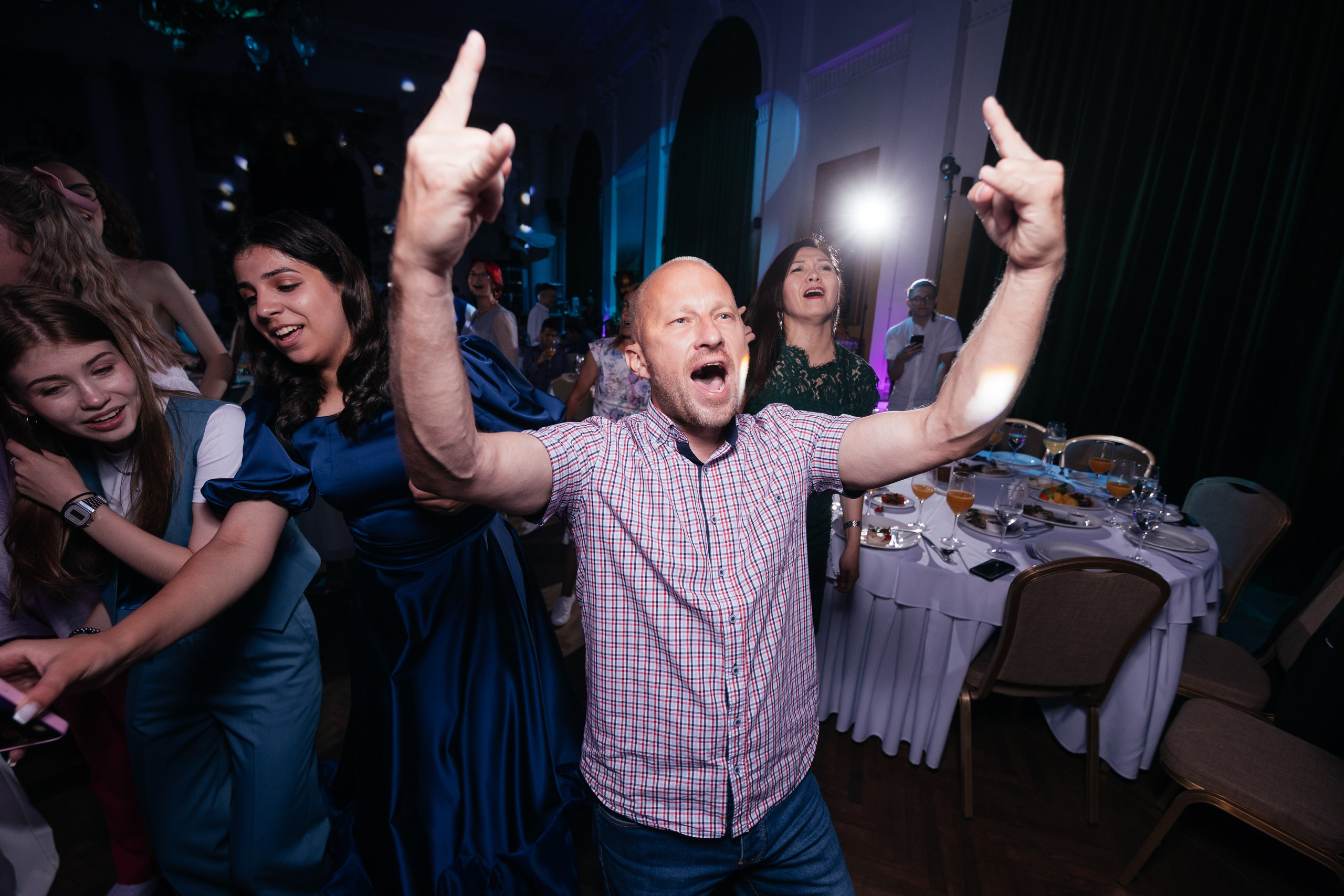 Выпускной 11 класс. Фотограф Крохин Олег