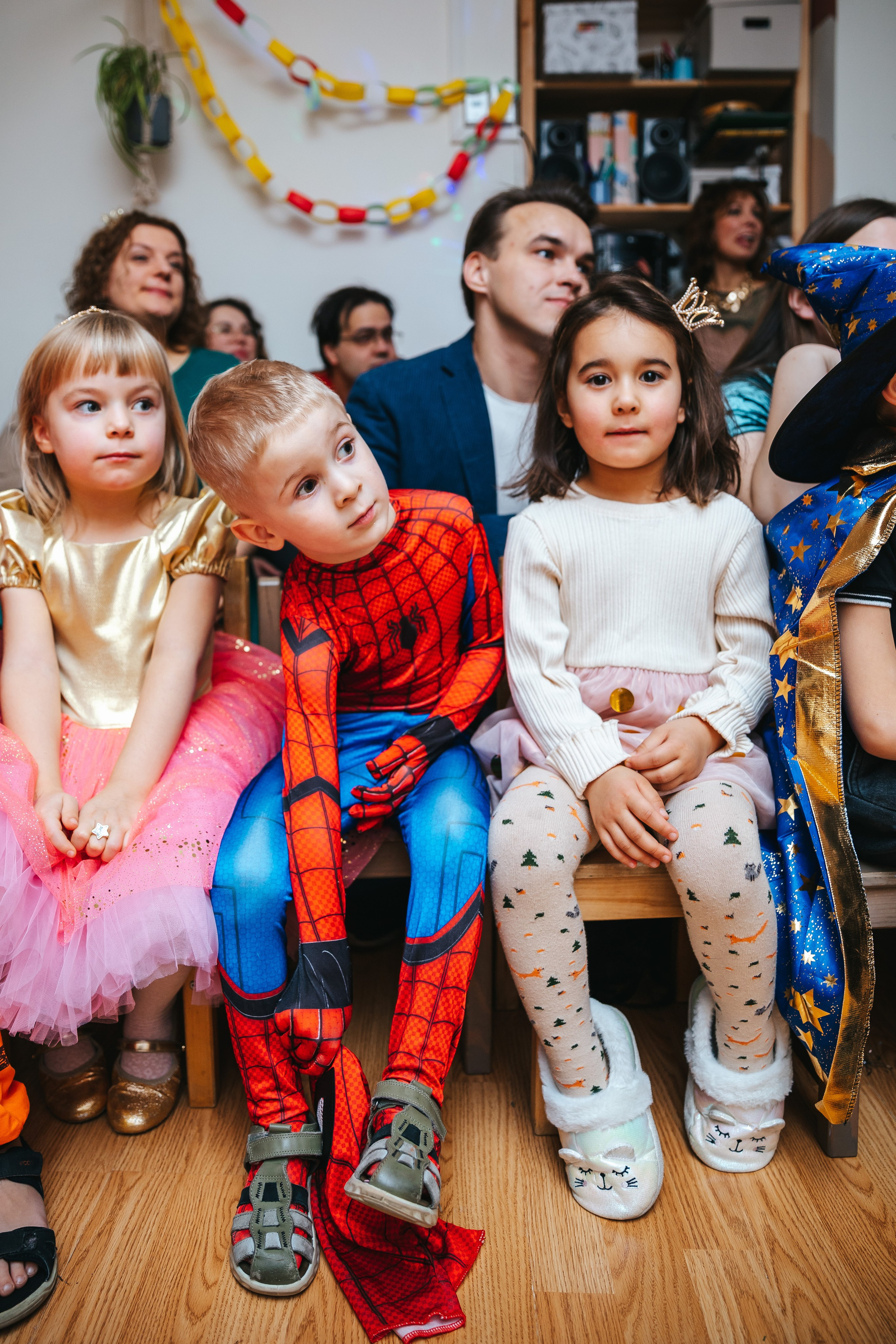 Новогодний утренник в Монтессори-садике. Семейный lifestyle фотограф в Санкт-Петербурге Людмила Пахомова