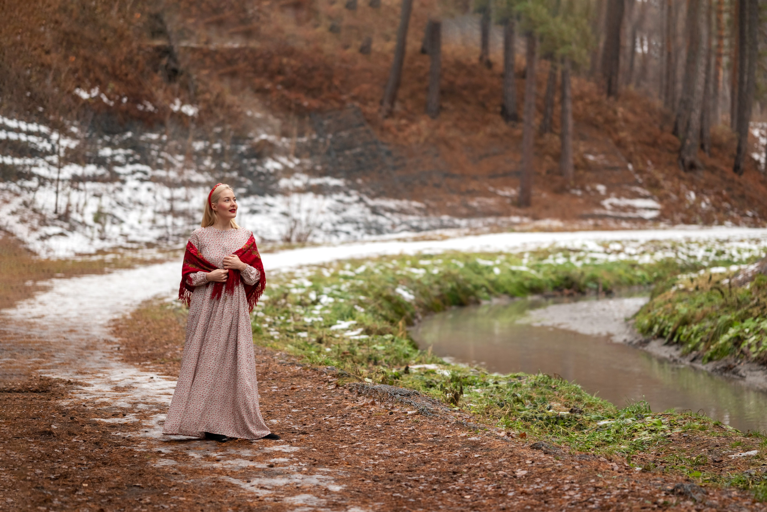 Яна. Прогулка в лесу. Фотограф в Тюмени Голышева Елена