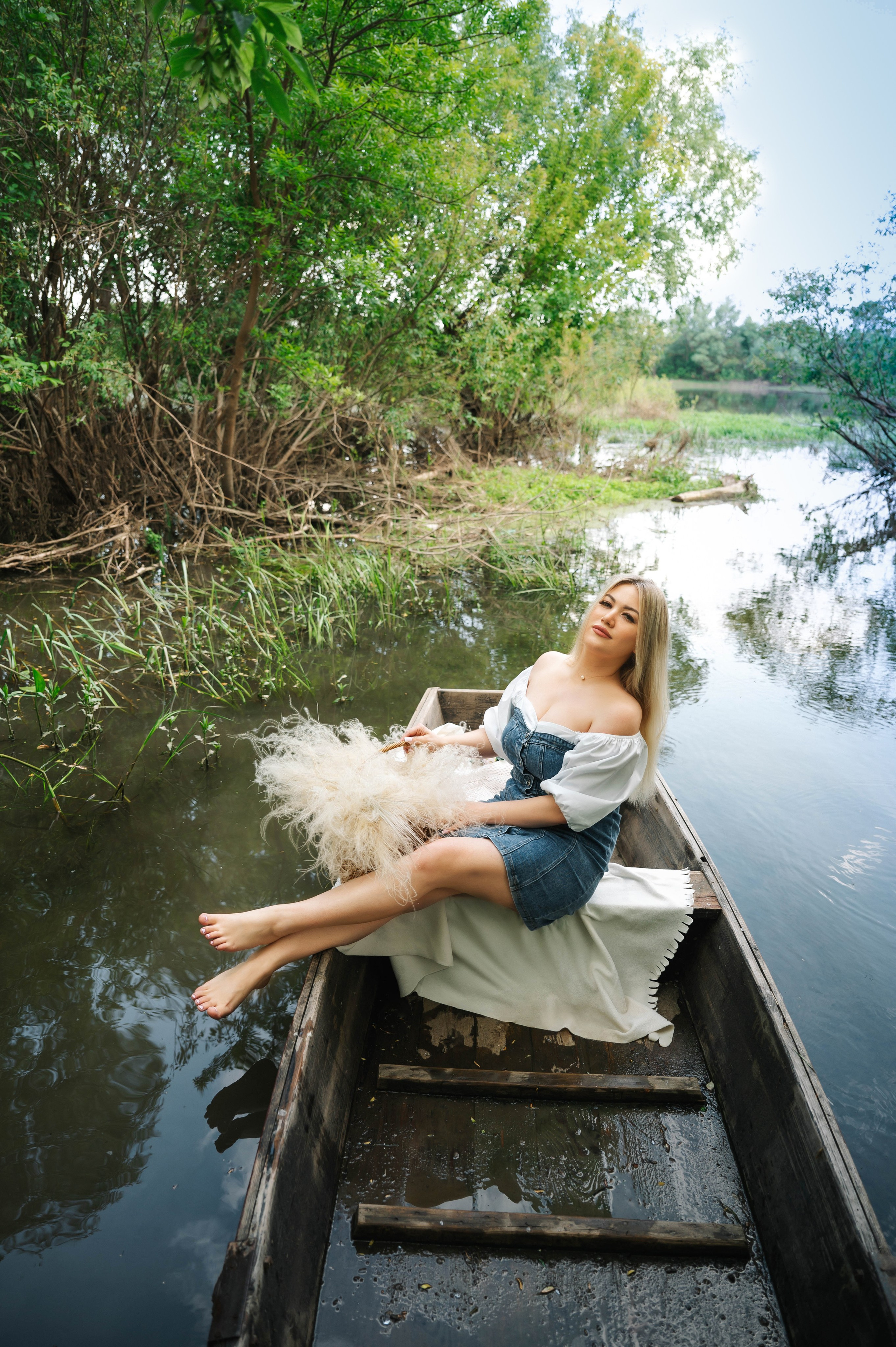 Женя лодка. Фотограф Алёна Мил