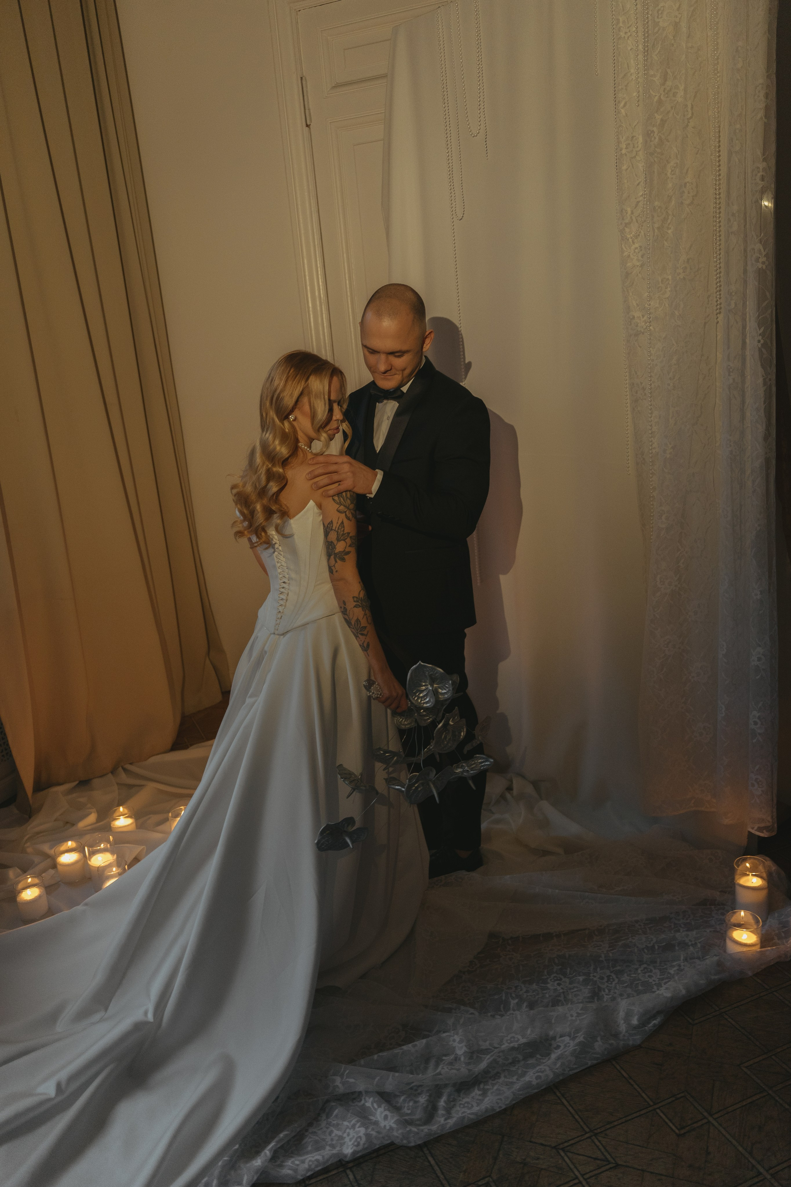 Свадебная фотосессия в Санкт-Петербурге. Свадебный фотограф Санкт-Петербург. Федосова Елизавета. Свадебная фотосессия в студии.