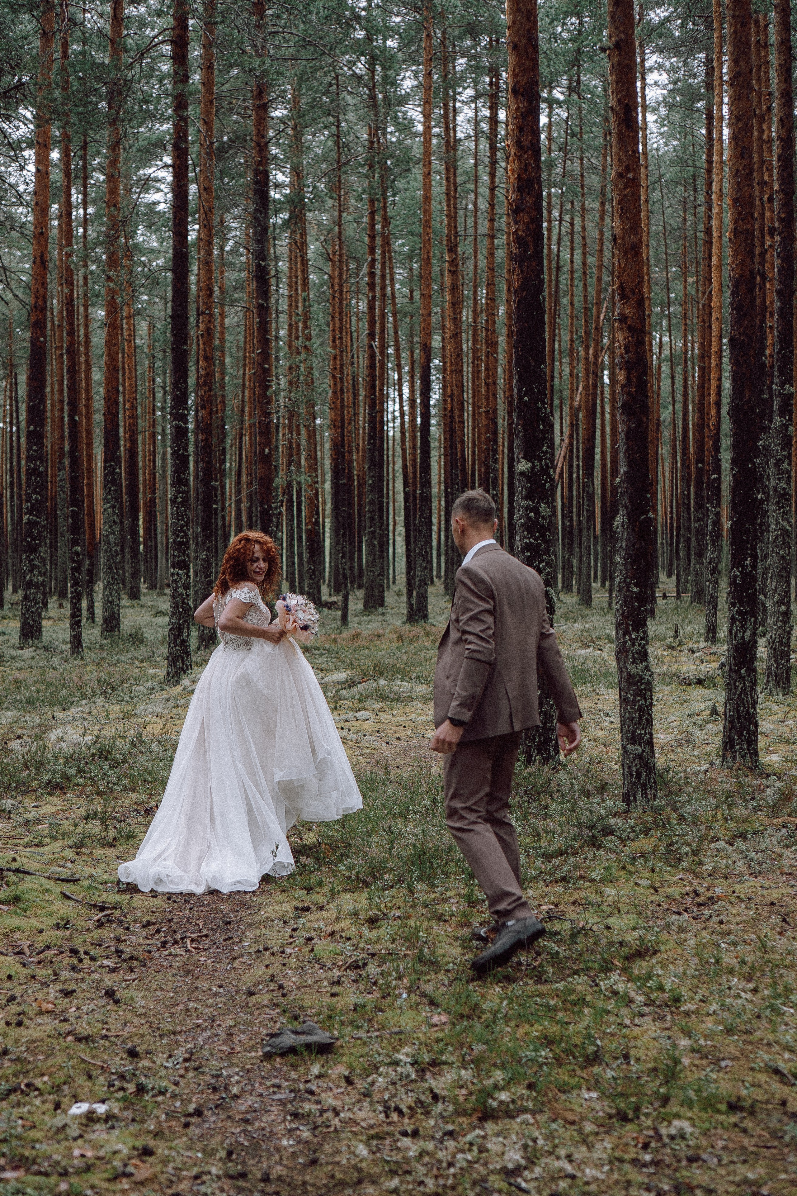 СВАДЕБНАЯ ФОТОСЕССИИЯ ПАРЫ В ГОРОДЕ ПРИОЗЕРСК В СОСНОВОМ ЛЕСУ И С ПИКАПОМ. Профессиональный фотограф, Санкт-Петербург — Виктория Богомолова
