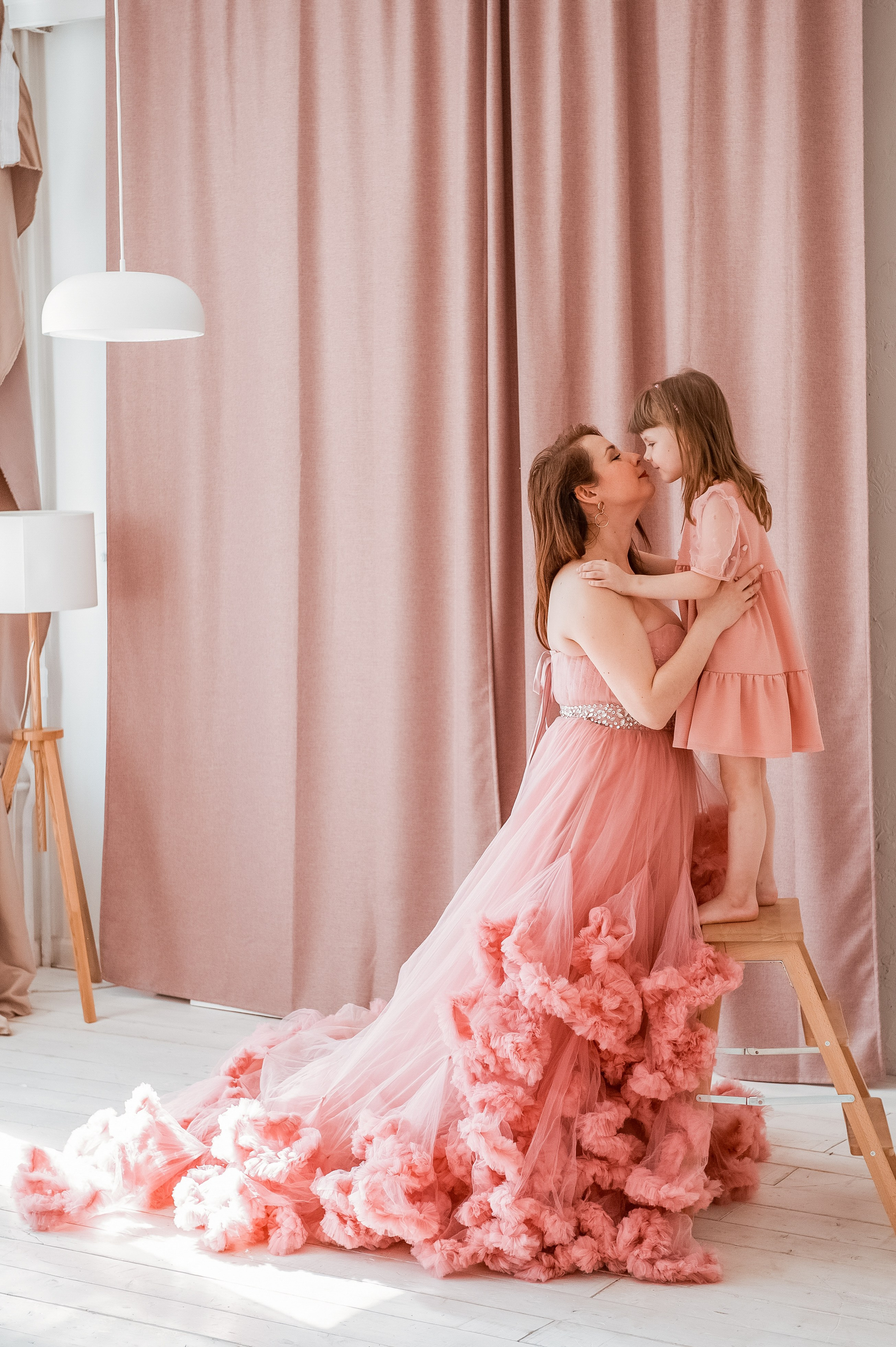 Олеся и Вика. Семейный и женский фотограф, контент фотосессия в Екатеринбурге