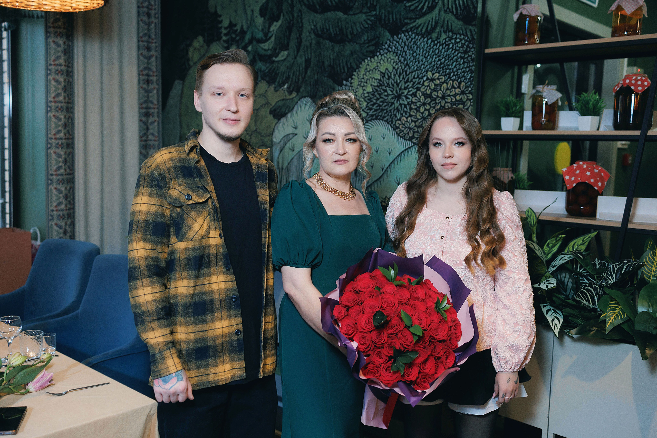 Ольга. Ведущая Екатерина Абакумова. Диджей Евгений Тупицин. Портретный и репортажный фотограф в Чебоксарах Андриян Чаркин