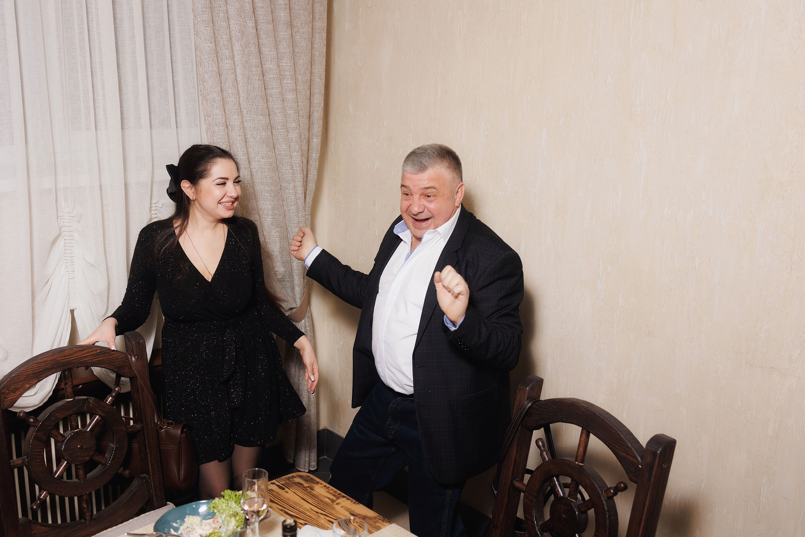 Владимир. Ведущая Надежда Никитина. Диджей и гармонист Георгий Сорокин. Портретный и репортажный фотограф в Чебоксарах Андриян Чаркин
