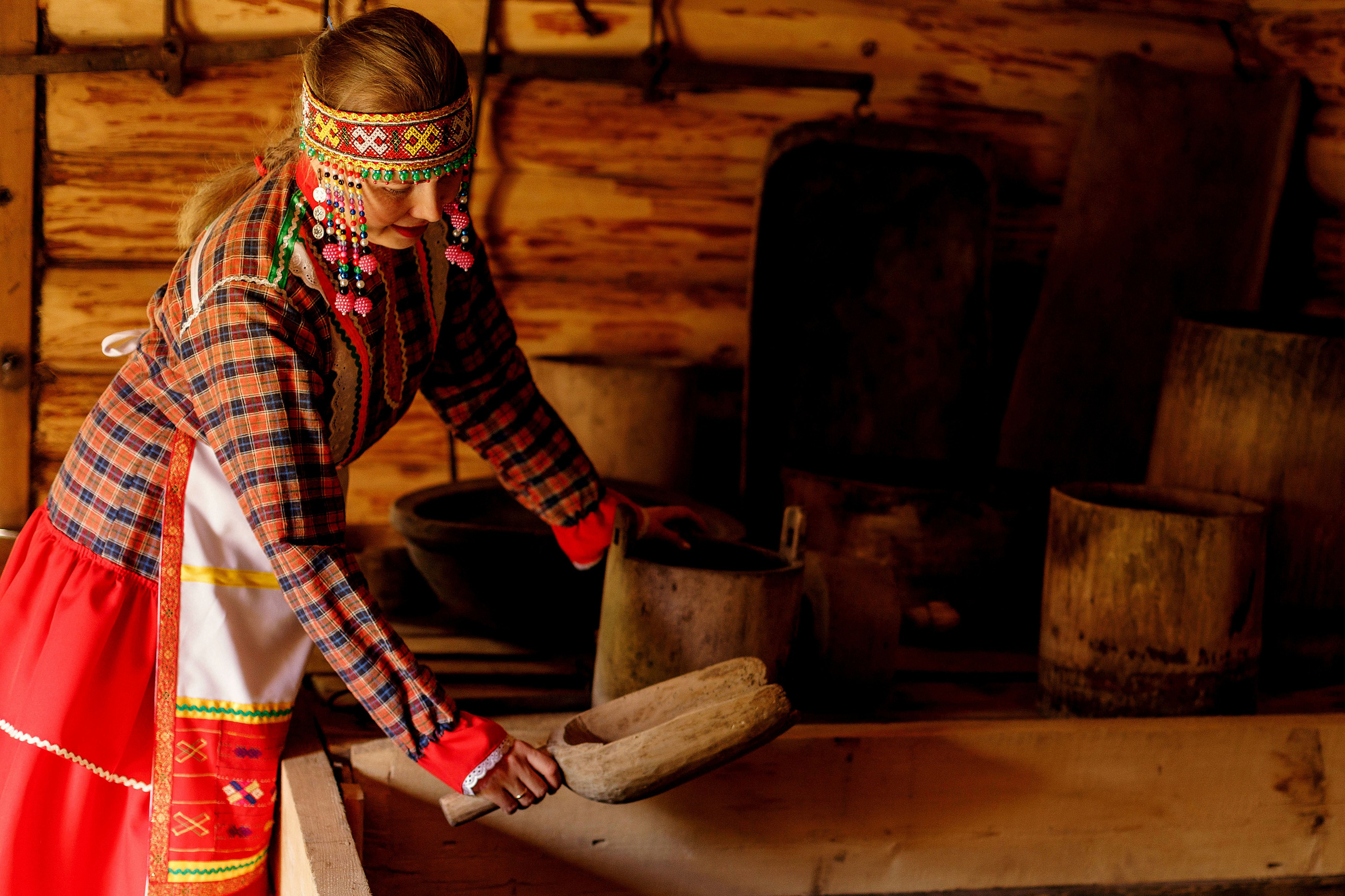 Фотосессия с Екатериной Анисимовой в Ибресинском этнографическом музее. Портретный и репортажный фотограф в Чебоксарах Андриян Чаркин