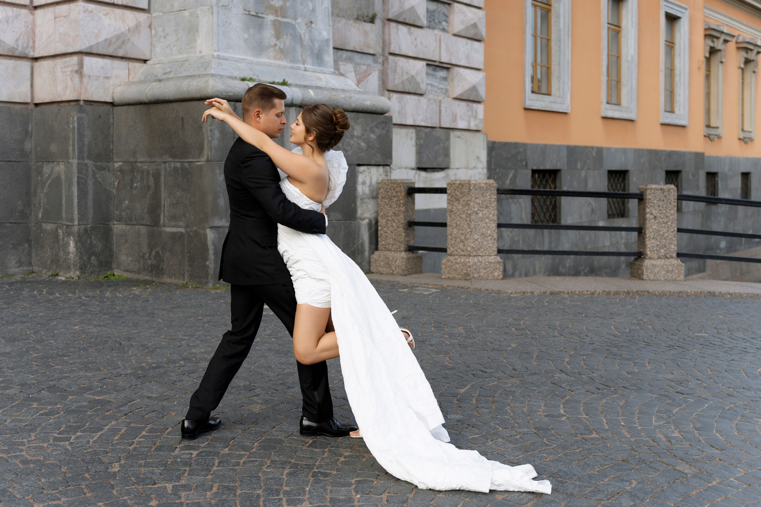 Настя и Лёша. Прогулка по Питеру. Катер. На цифру и плёнку. Свадебный фотограф Катерина Чулкова