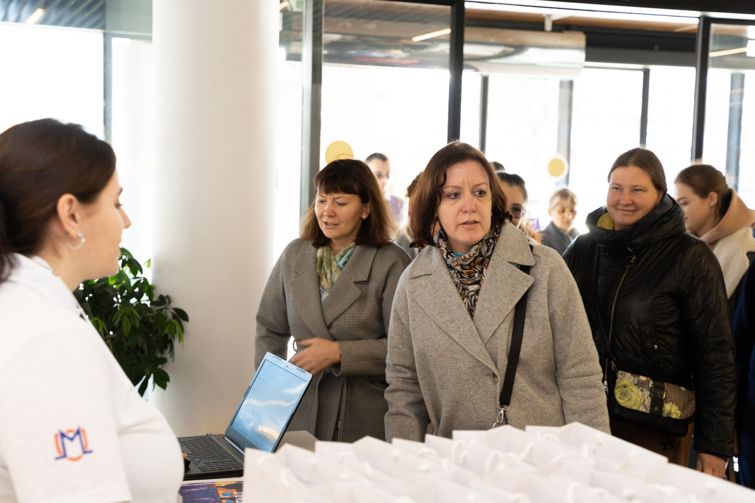 Окружной семинар в сфере профилактики от Росмолодежи в Амаксе 2024. Фотограф Надежда Погребняк | Рязань | Москва