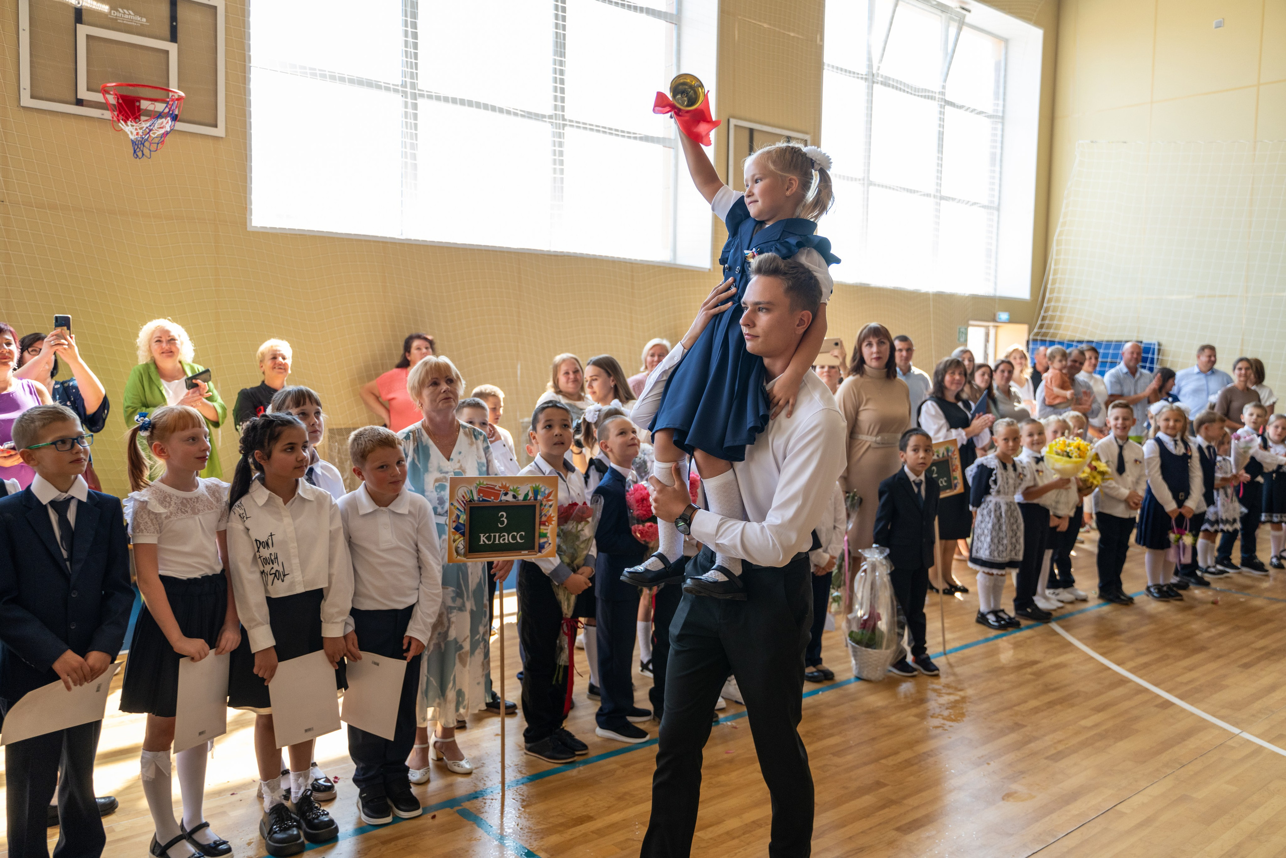 1 Сентября газопроводская школа 11 класс. Фотограф самых запоминающихся моментов Вашей жизни