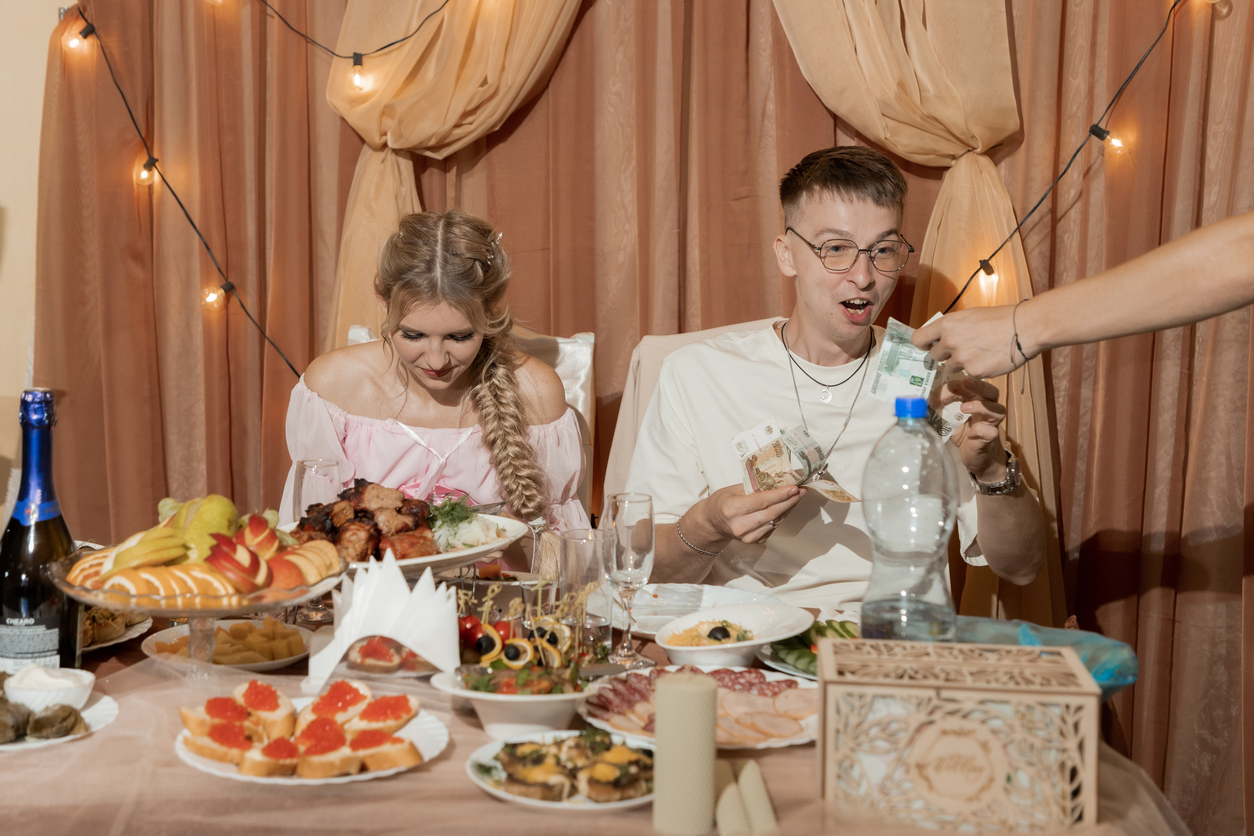 Роман и Александра (банкет). Свадебный фотограф Ангелина Сунгатулина | Саратов | Балаково | Вольск