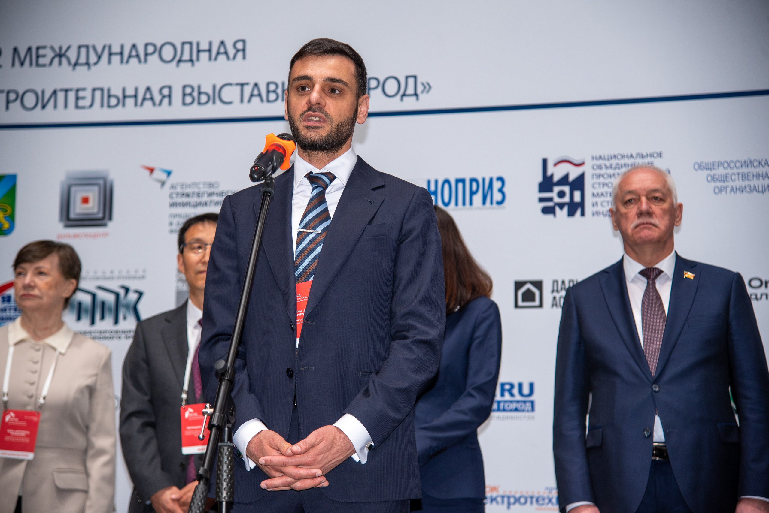 32-я строительная выставка. Семейный и свадебный фотограф во Владивостоке Солопчук Властелина
