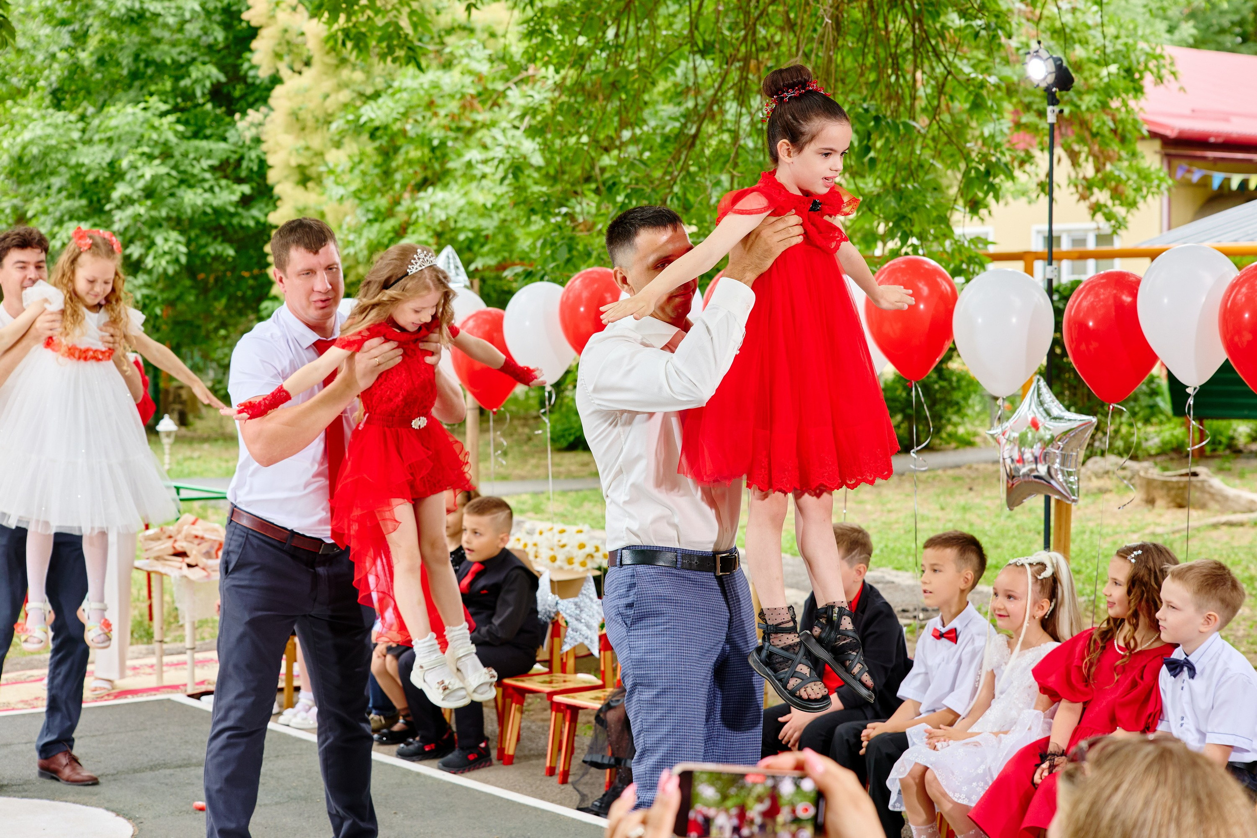 Выпускной 45 сад. Фотограф Выпускные альбомы Таганрог Сергей Коробченко