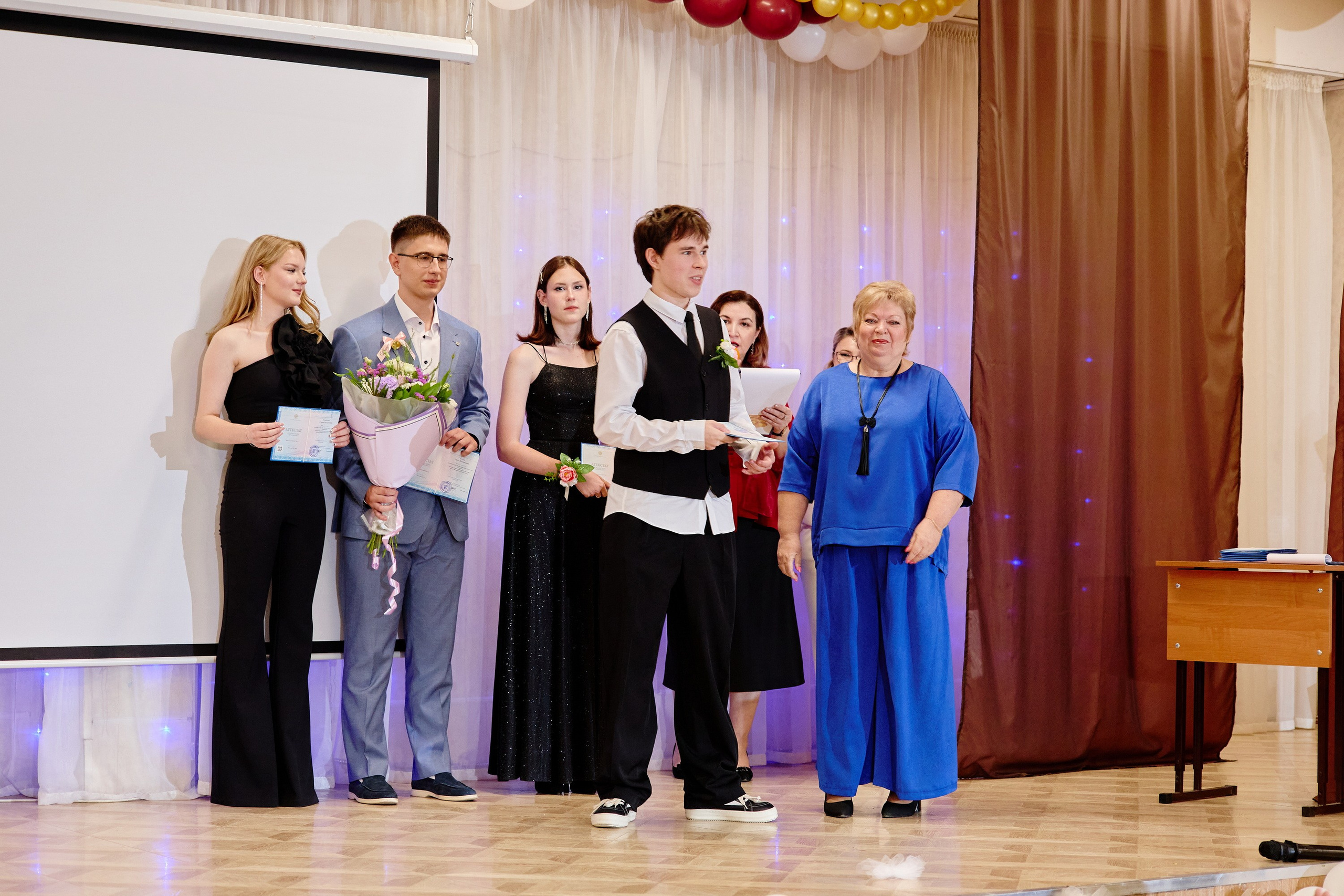 Выпускной 35 Сош. Фотограф Выпускные альбомы Таганрог Сергей Коробченко