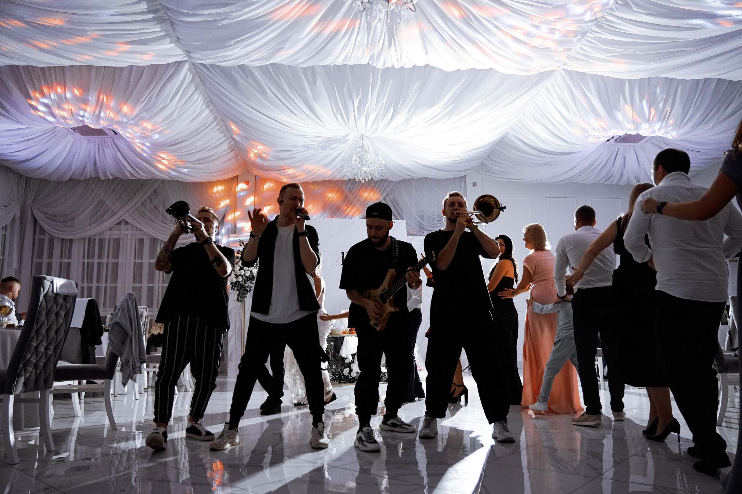 Владимир и Анна. Кортьярд. Свадебный фотограф и видеограф в Ростове-на-Дону. Максим и Наталья Лебедевы