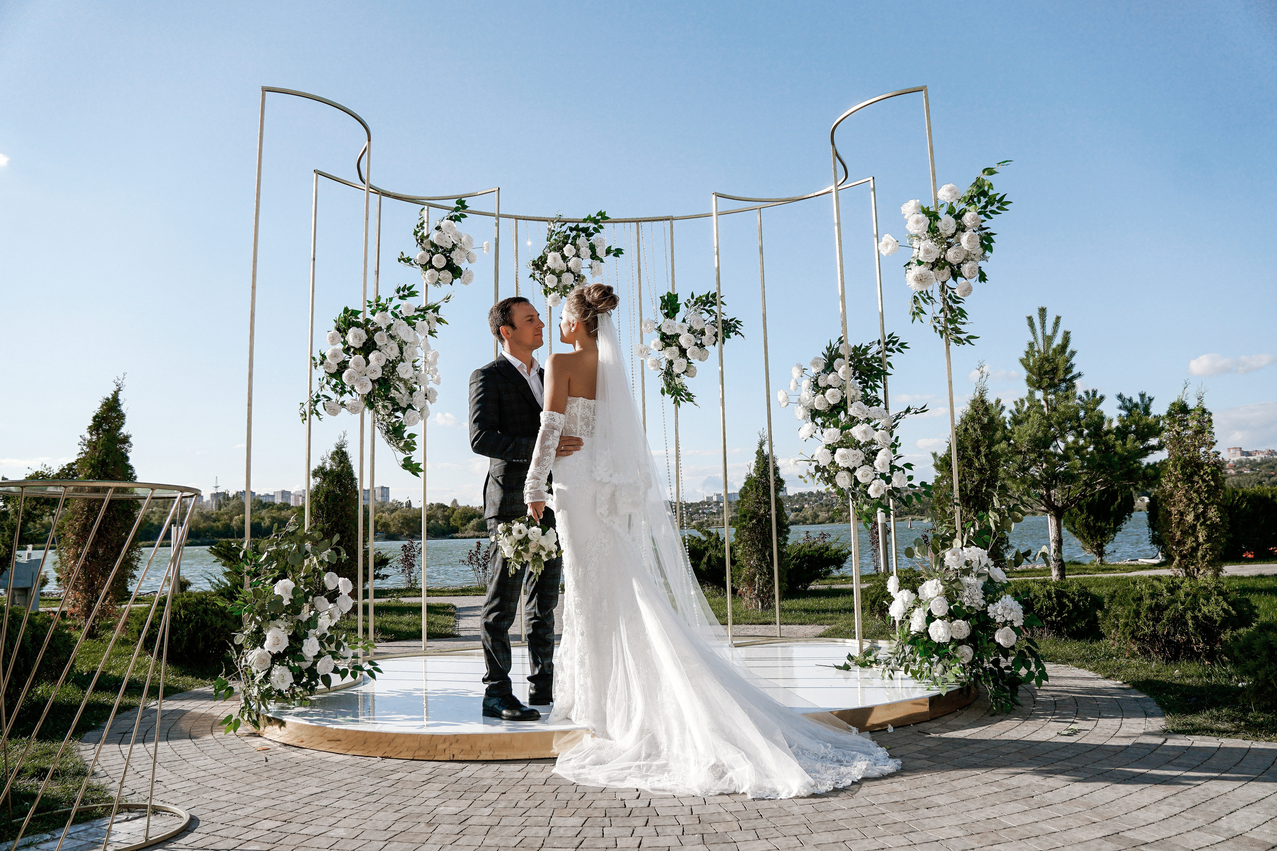 Владимир и Анна. Кортьярд. Свадебный фотограф и видеограф в Ростове-на-Дону. Максим и Наталья Лебедевы