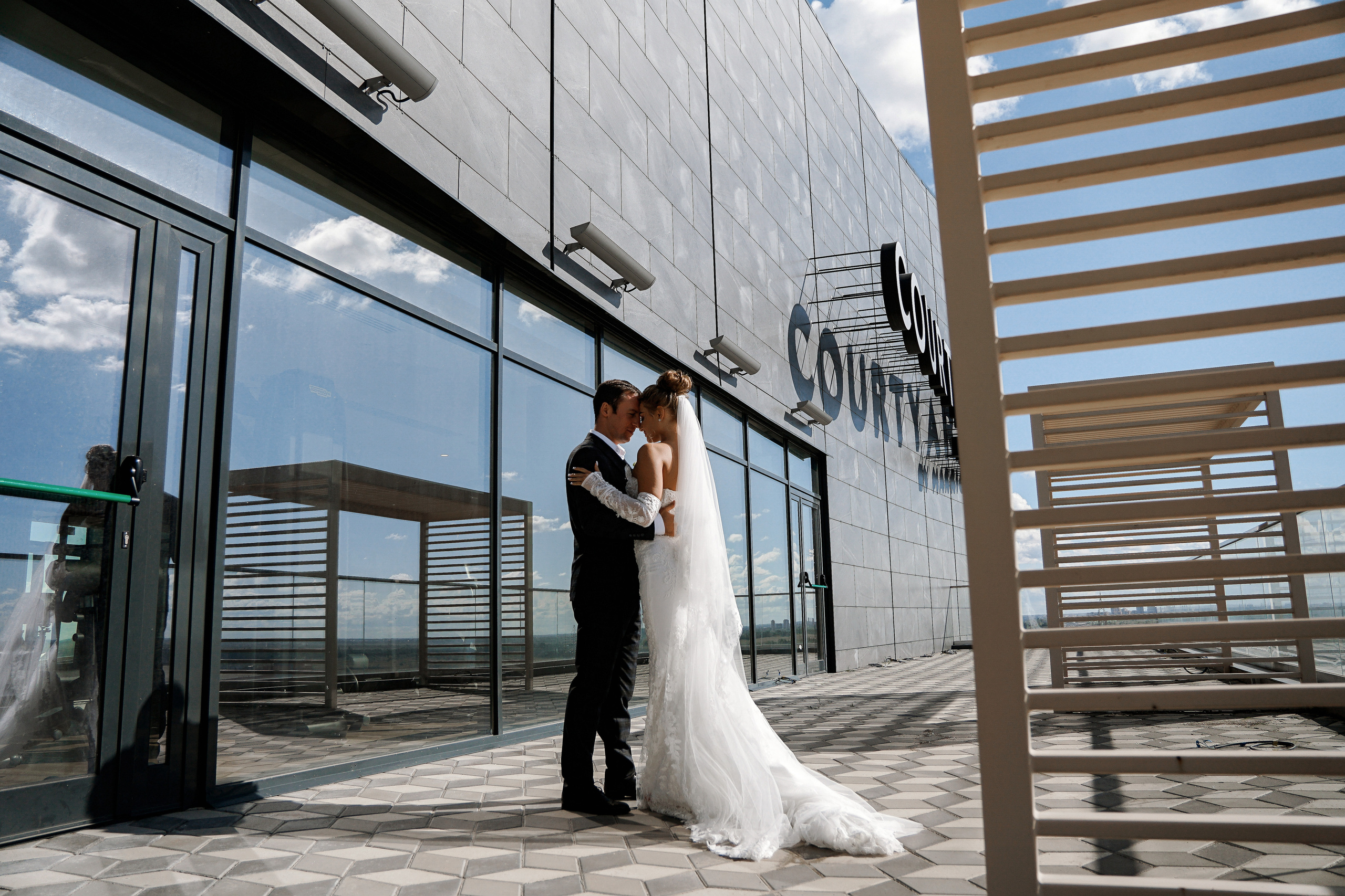 Владимир и Анна. Кортьярд. Свадебный фотограф и видеограф в Ростове-на-Дону. Максим и Наталья Лебедевы