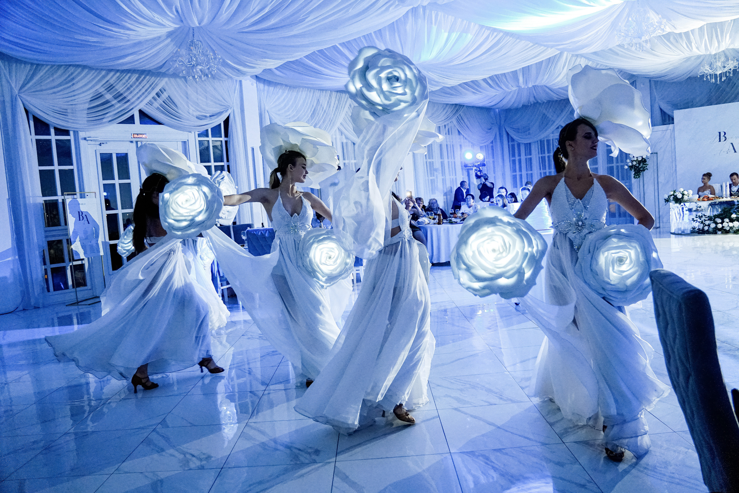 Владимир и Анна. Кортьярд. Свадебный фотограф и видеограф в Ростове-на-Дону. Максим и Наталья Лебедевы