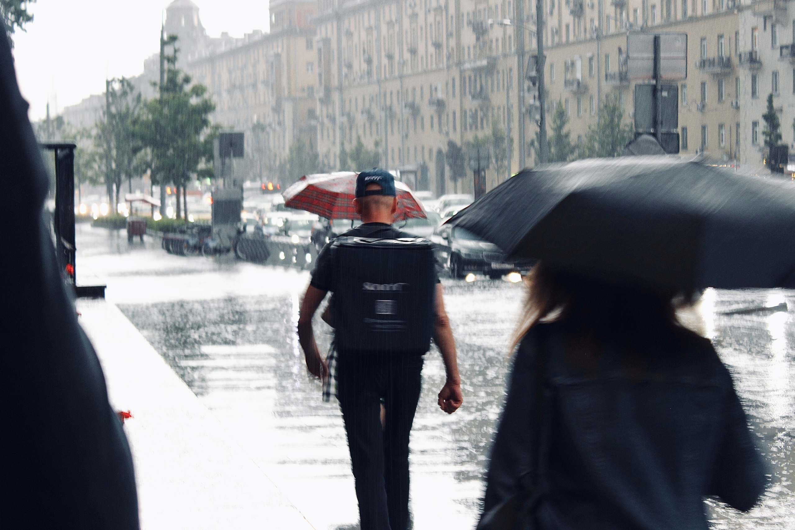 The rain caught us / Moscow 2024. POLINA MÔMOT