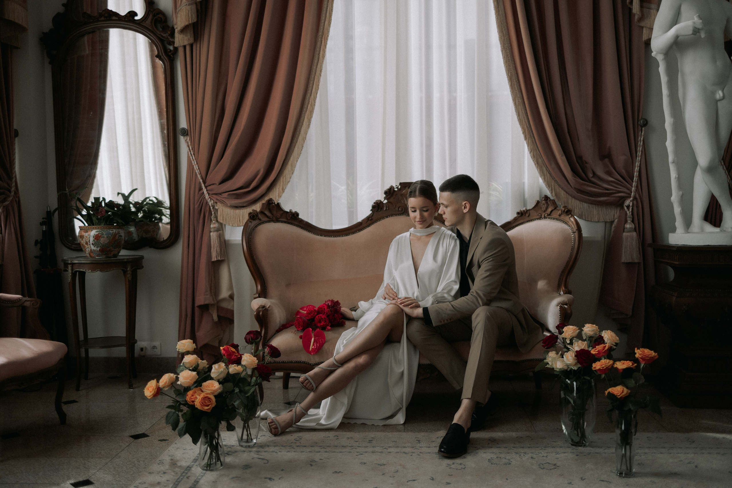 Свадебная прогулка Адель и Артём. Свадебная фотография. Арина Рубах