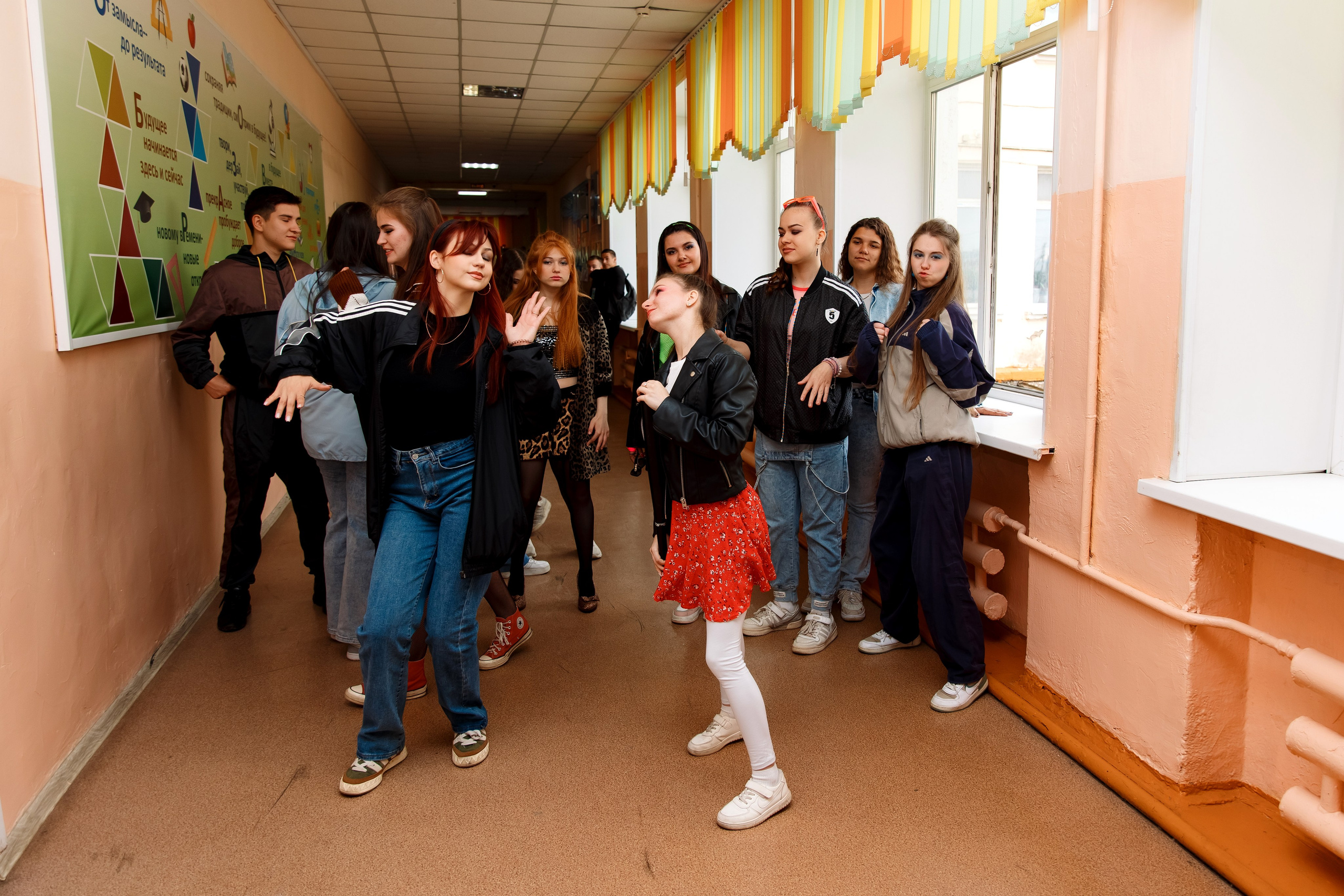 11 класс день не послушания в школе. Фотограф Любовь Корниенко, Примоский край